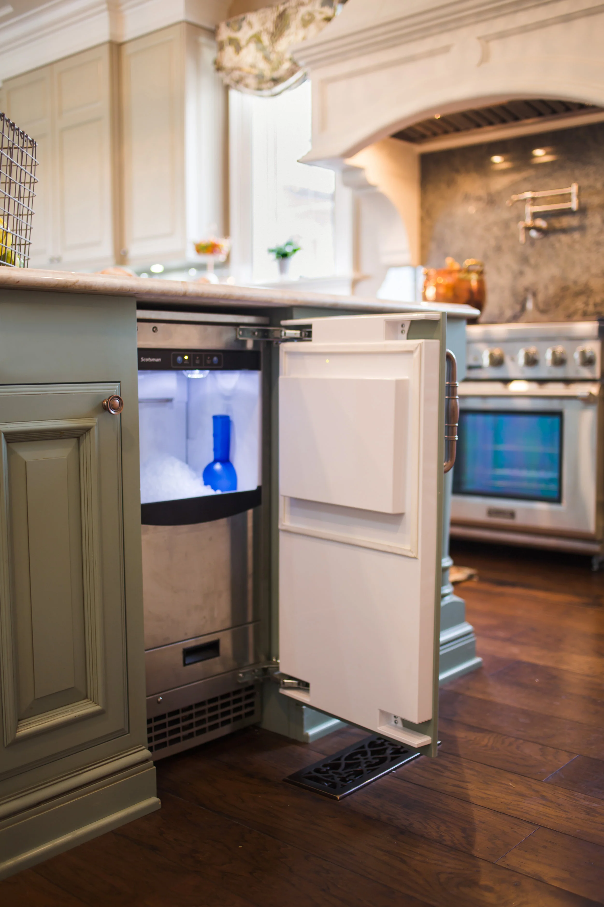 KITCHENS — Ellebright Designs