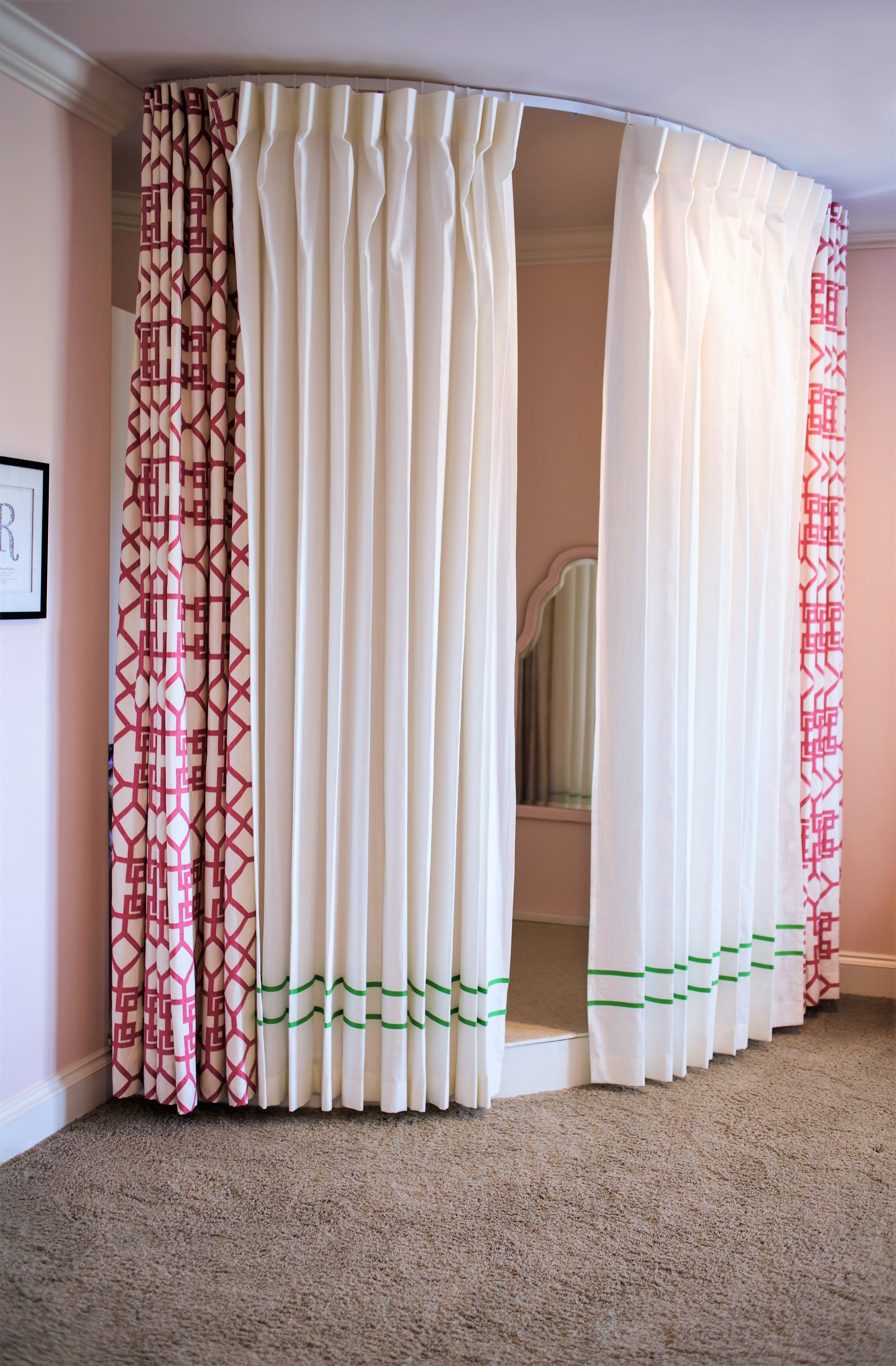 ellebrightdesigns.kidsroom.playstage.stagedrapery