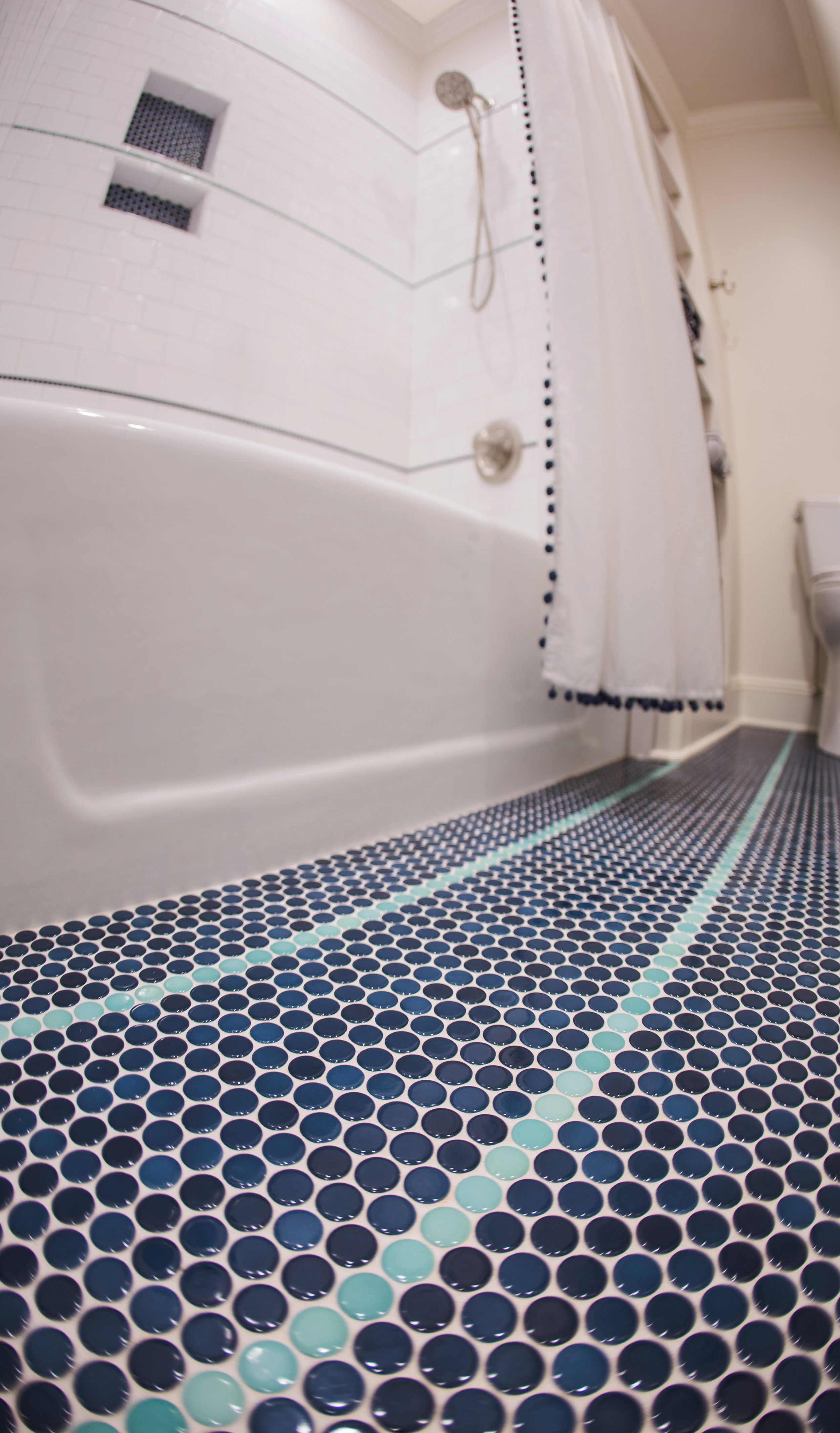 EllebrightDesigns.kidsbath.pennyrounds.tile.navygreenbathroom