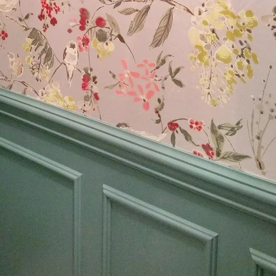ellebrightdesigns.powderbath.ninacampbellwallpaper.paintedtrim