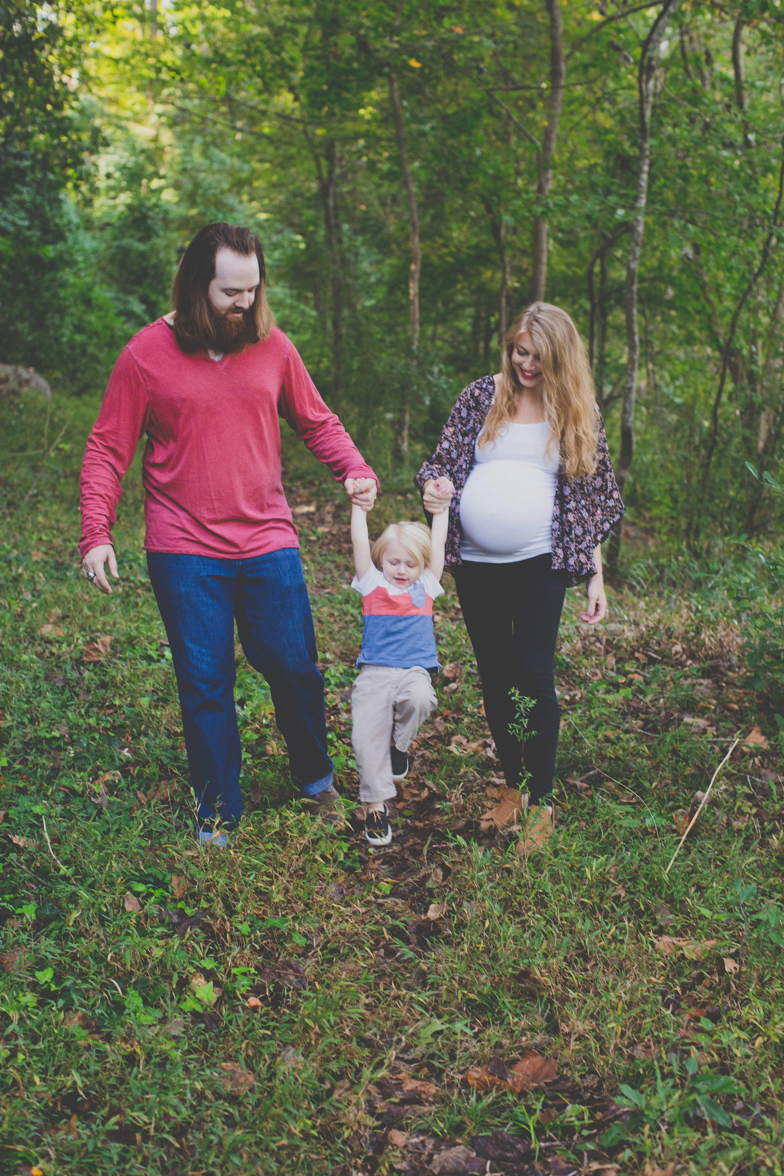 family nature bohemian lifestyle maternity photo