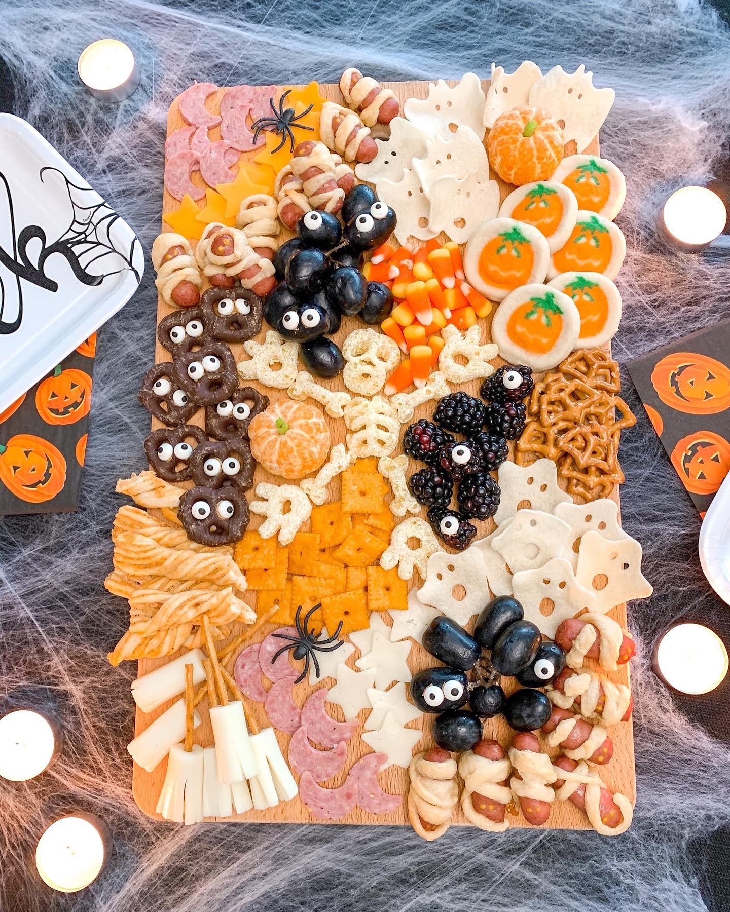 How to Make a Halloween Snack Board (aka Char'Boo'terie Board)