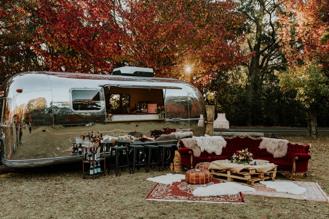 1.The_Airstream_Social_Vintage_Mobile_Caravan_Bar_Blue Mountains_Wedding_Inspo.jpg