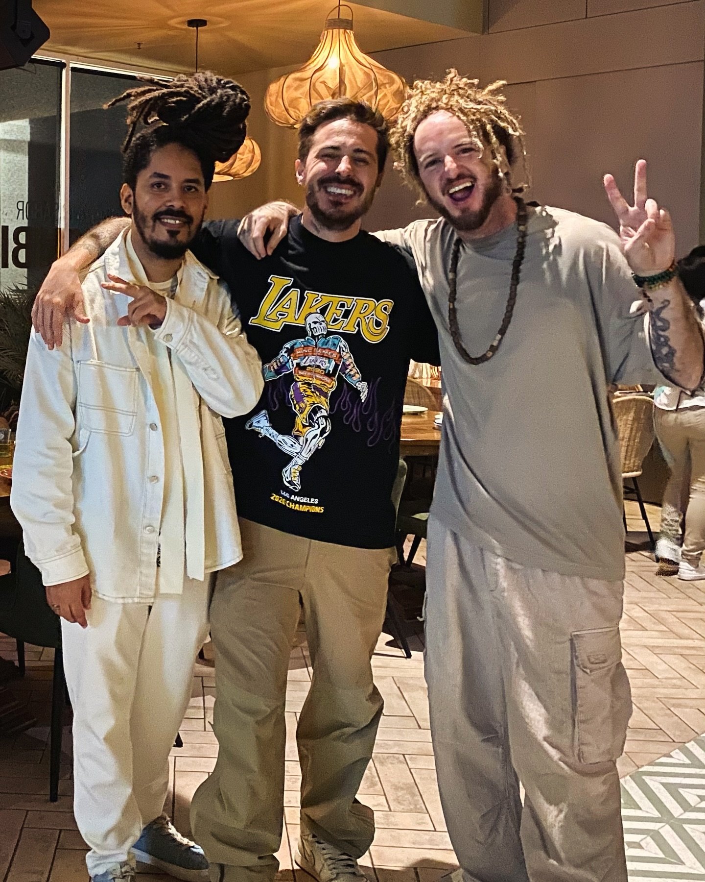 Con el parcero!! @llane 🤘🏼🤘🏼🤘🏼🤘🏼 🇦🇷🇨🇴🇵🇷
.
.
.
.
.
.
#colombia #argentina #puertorico #alegria #llane #xperimentolive #miami #music #singers #band