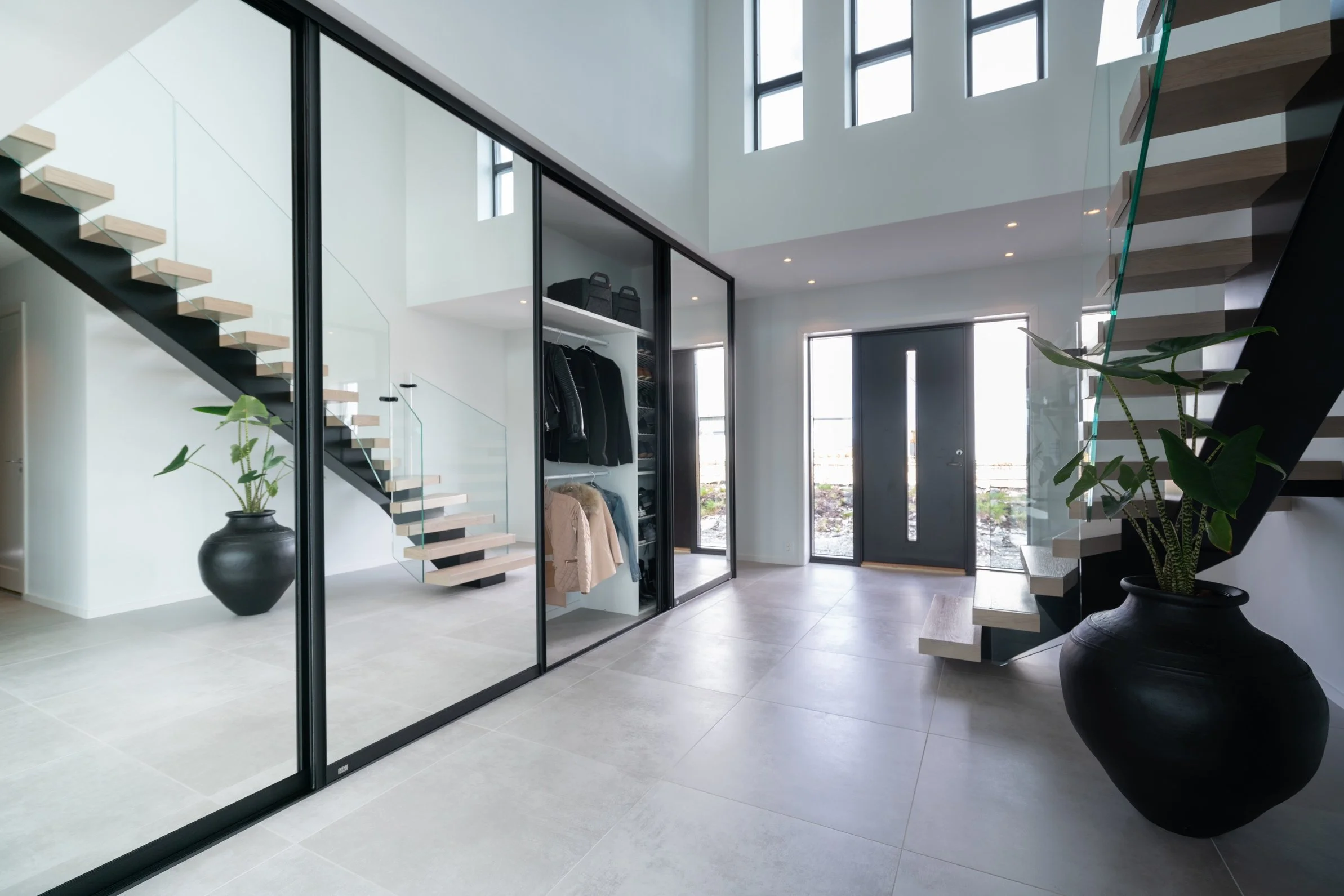 SLIK PLANLEGGER DU DIN NYE SKYVEDØRSGARDEROBE