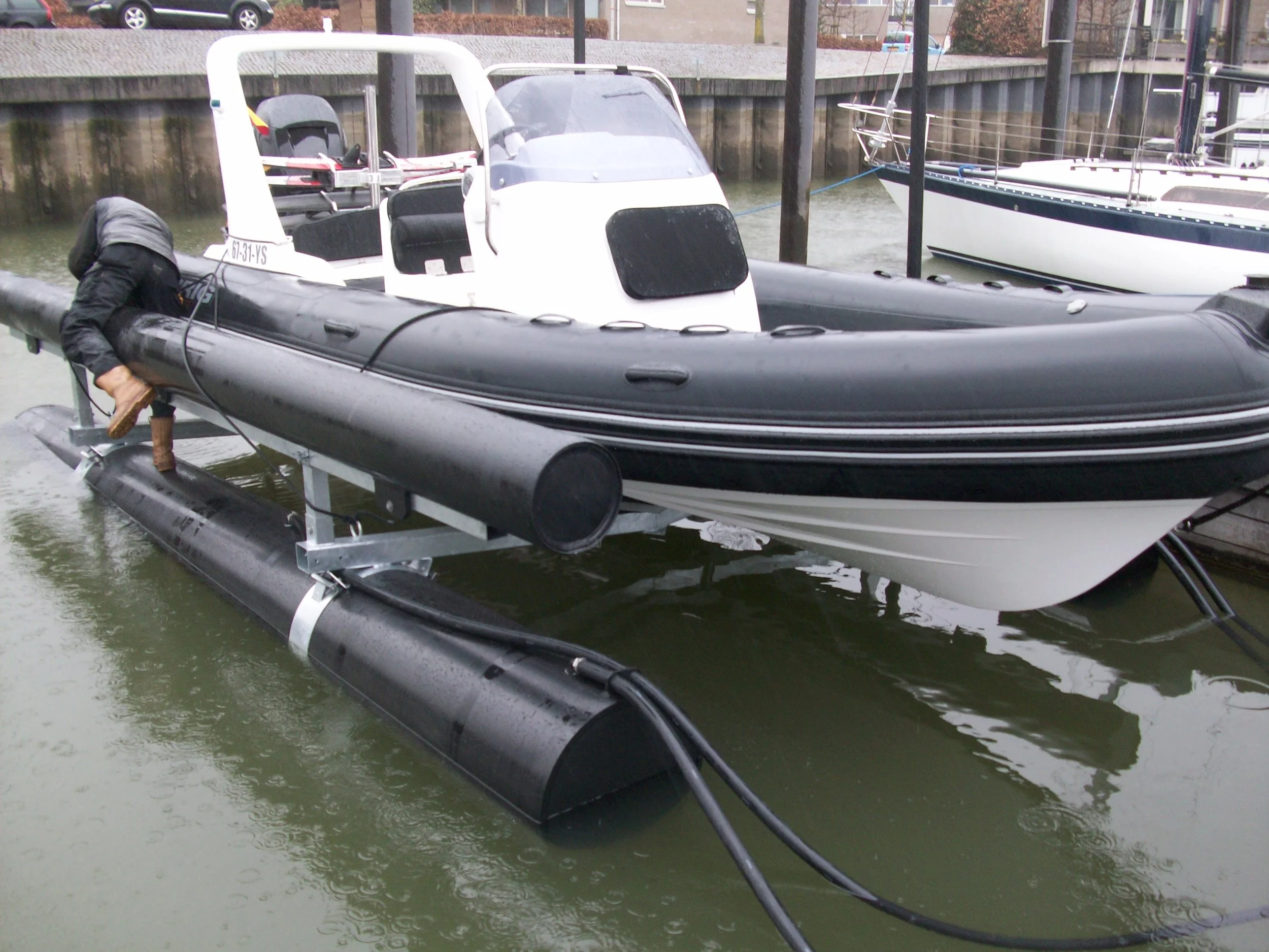 Boatlift, Drijvende boatlift, schwimmende bootslift, drijvende bootlift, floating boatlift, bootlift, boot lift, boatlifting systems, bootslift, schiffshebewerk,