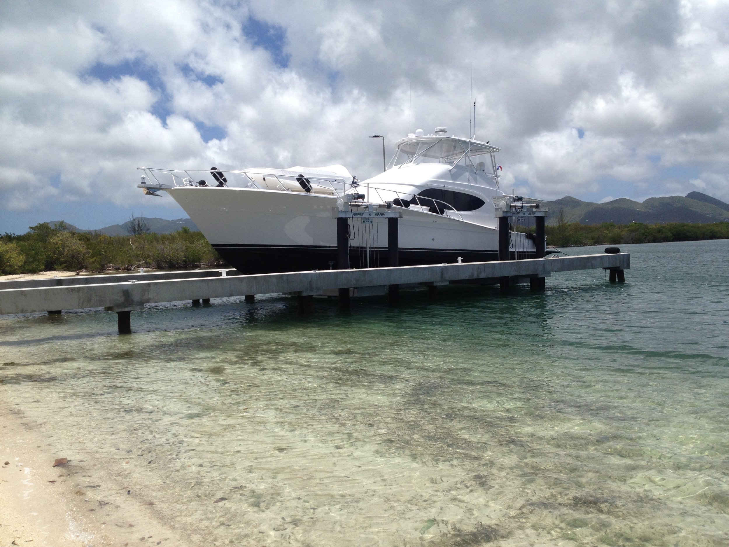 boat lift, boathouse lift, bootlift, boot lift, boatlifting systems, 8-post, bootslift, schiffshebewerk, bådehus lift, båd elevatorer, båd lift, elevador marítimo, boatlift, elevador de barcos