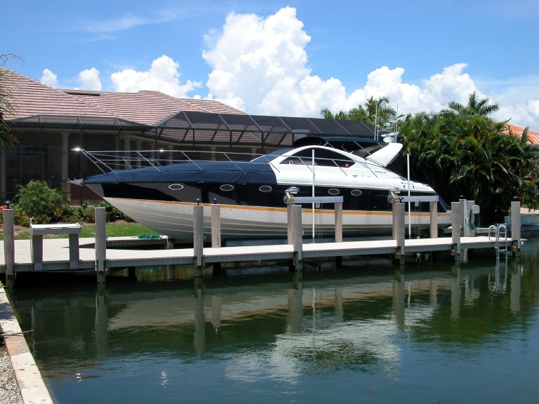 boat lift, boathouse lift, bootlift, boot lift, boatlifting systems, 8-post, bootslift, schiffshebewerk, bådehus lift, båd elevatorer, båd lift, elevador marítimo, boatlift, elevador de barcos