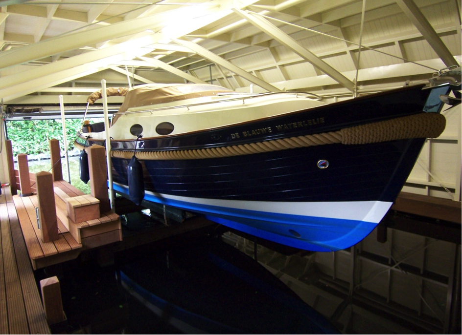 boat lift, boathouse lift, bootlift, boot lift, boatlifting systems, bootslift, schiffshebewerk, bådehus lift, båd elevatorer, båd lift, elevador marítimo, boatlift, elevador de barcos