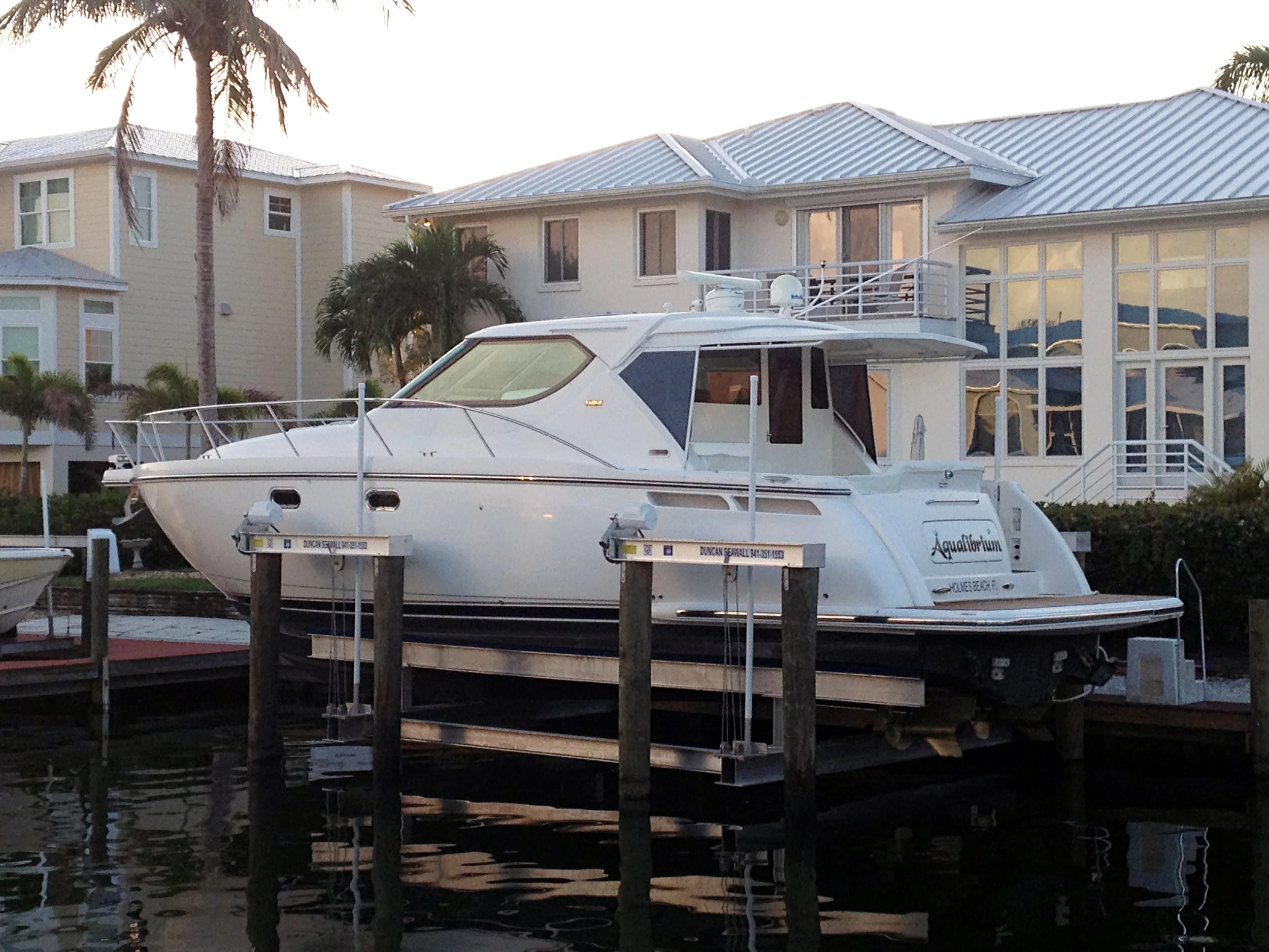 8 post  40K boat lift.JPG