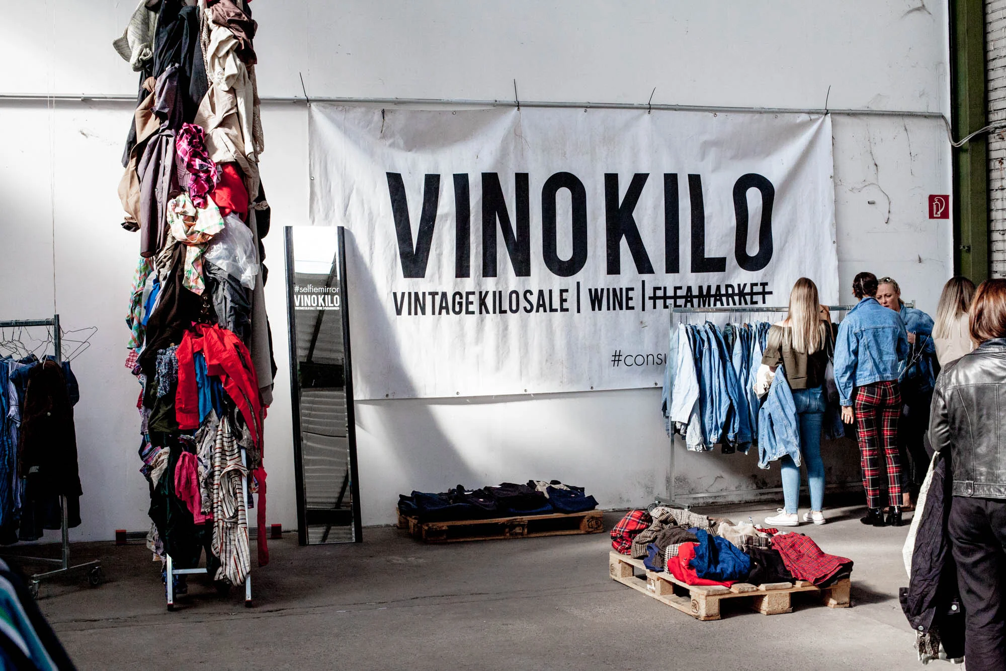 A typical pop-up event by VinoKilo, where clothes are sold by the kilo