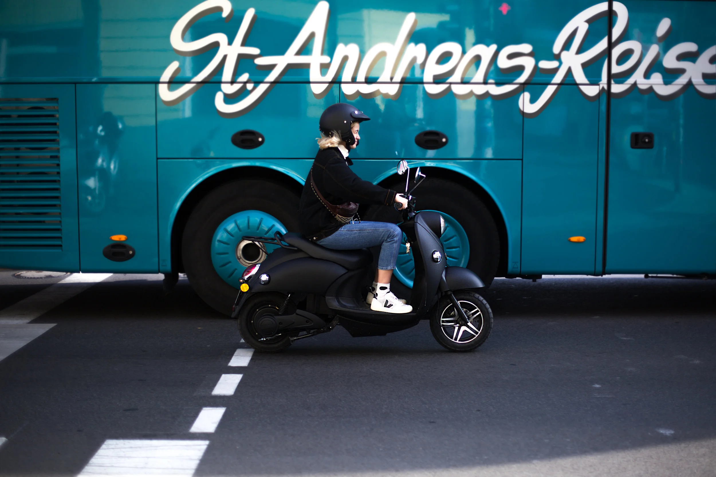 move-forward-unu-scooter-mogli-07.jpg