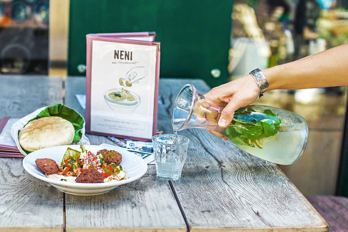 Leckeres und gesundes Essen gibt es in den NENI Restaurants