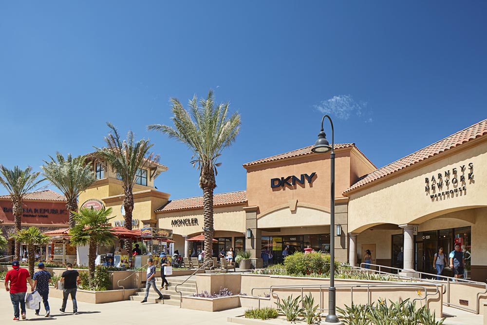 nike store desert hills outlets