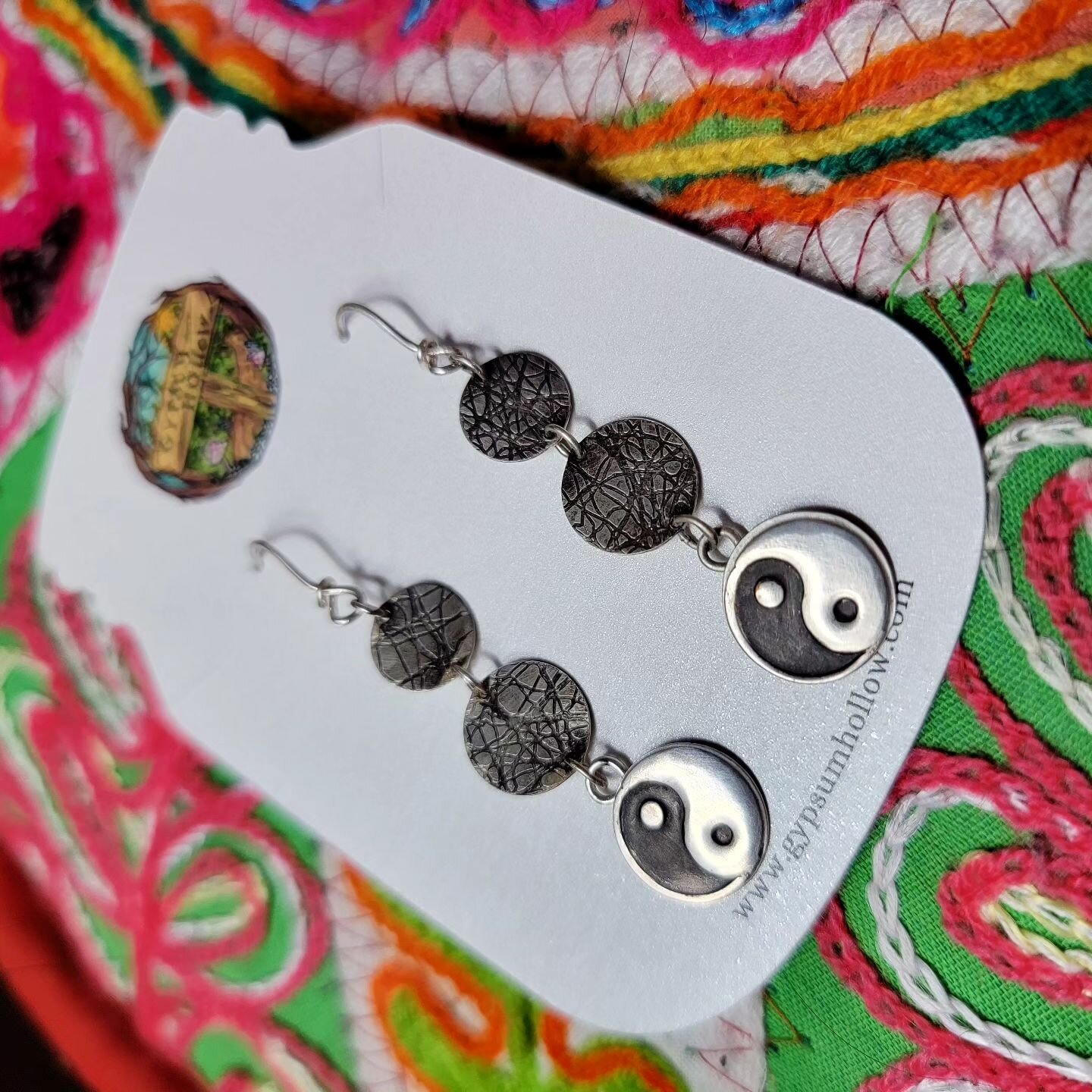 The 90's called ☎️ and they said you need these ☯️

Something about the #yinyang☯ makes me super nostalgic for #the90s 🌞

These are 100% hand fabricated by me in #sterlingsilver and I'm super excited about my new upcoming offerings 😊 which will inc