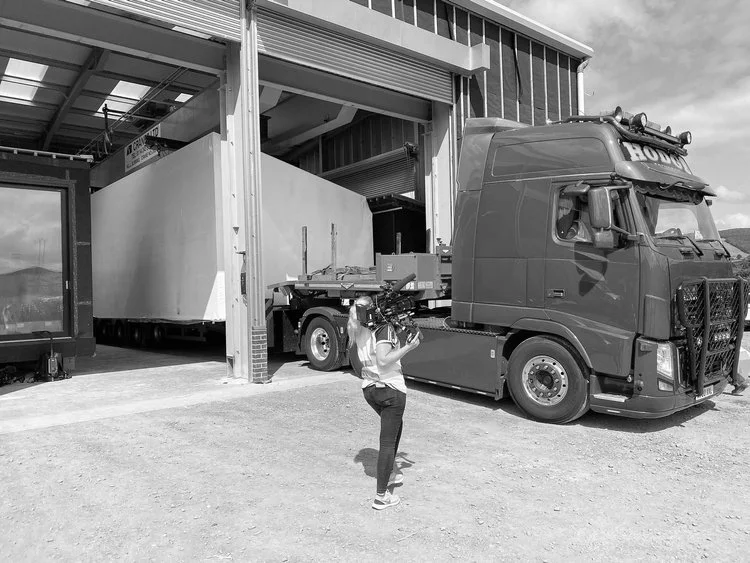 Koto House being transported to North Uist
