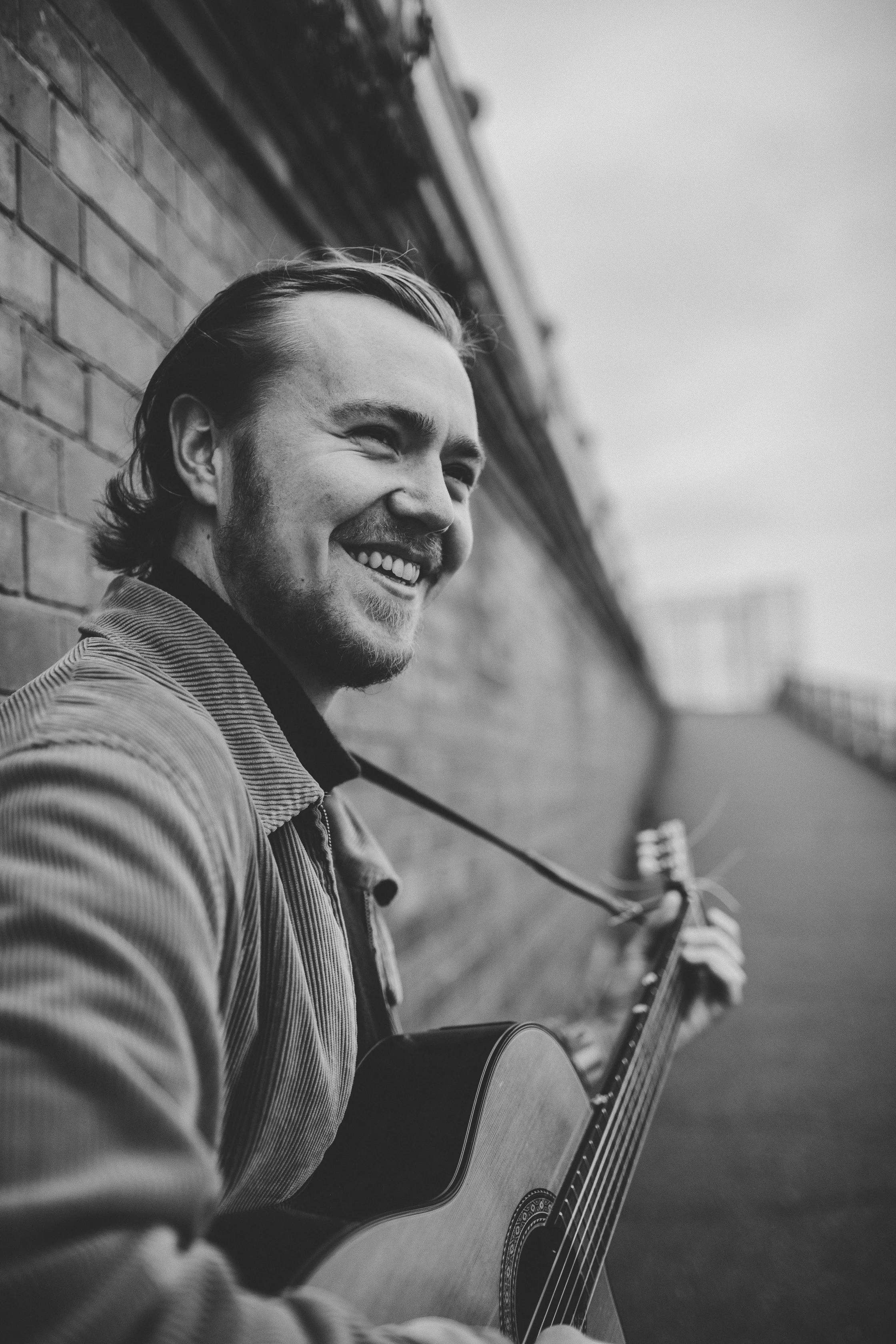 Live music from Rob Godfrey, Thursday 9th May at Wimbledon Art Fair