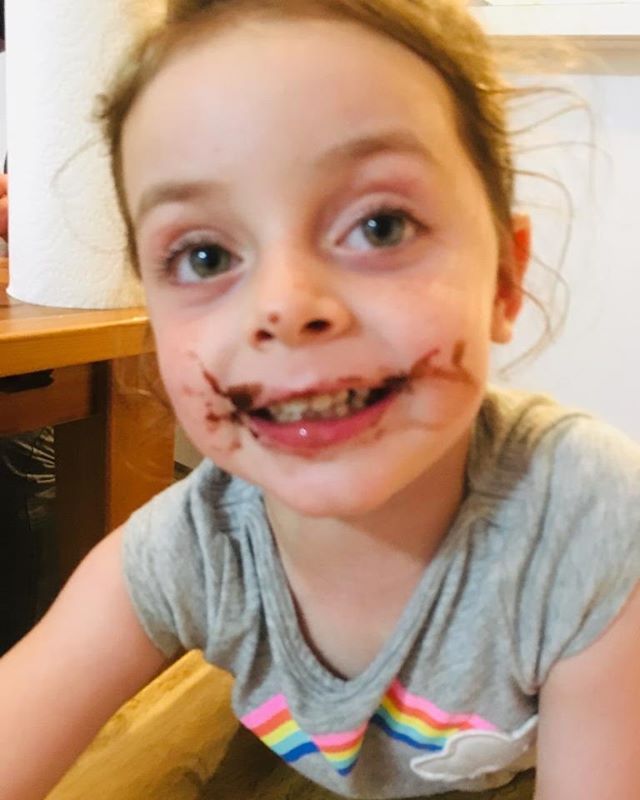 Alana mi nieta ama el chocolate bien oscuro. Tercera generaci&oacute;n de chocolatier #cacaovenezolano #godark