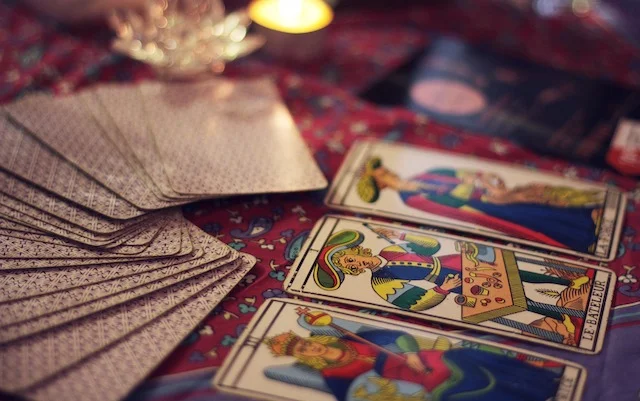 tarot-2414239_1920.jpg