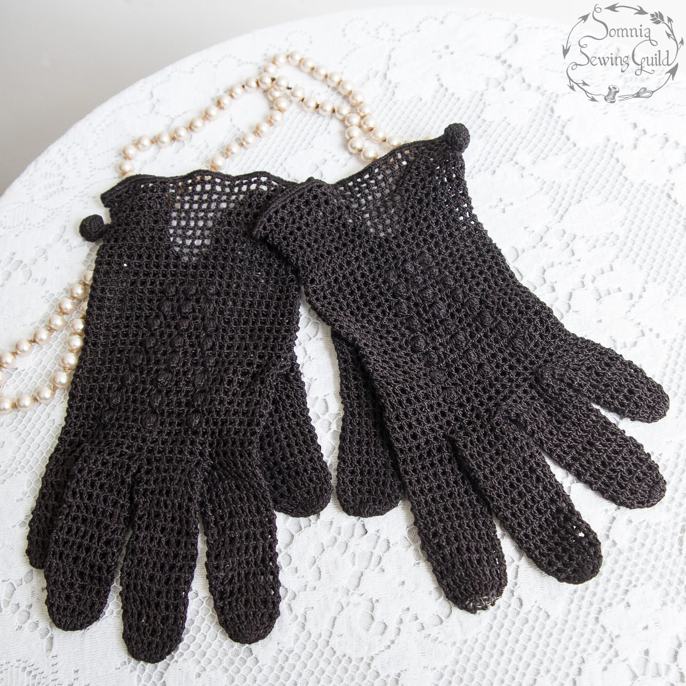 Vintage crocheted gloves, dyed black, XS, collection vintage accessories