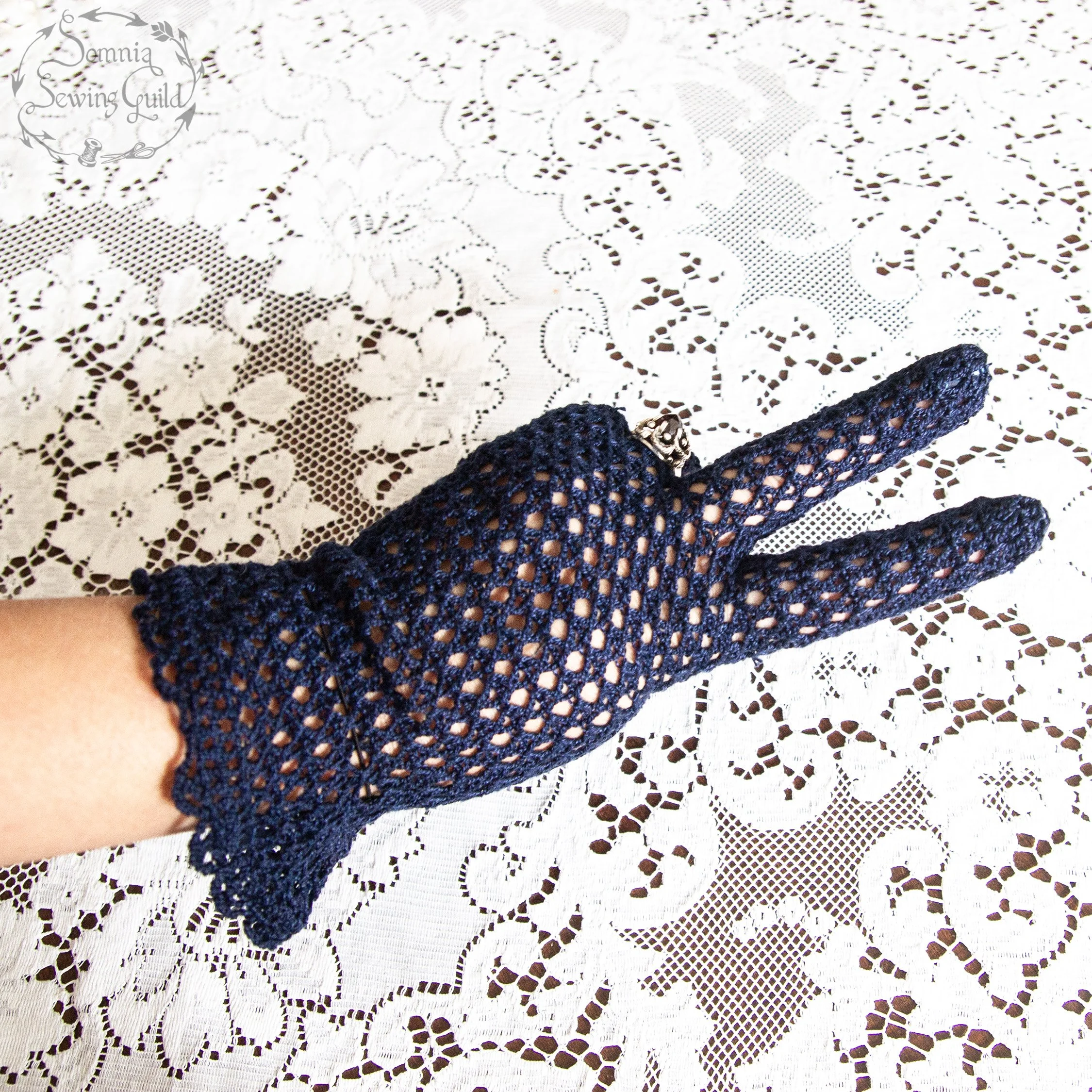 somnia-sewing-guild-gloves-vintage-blue-003-08-aug-04-03.jpg
