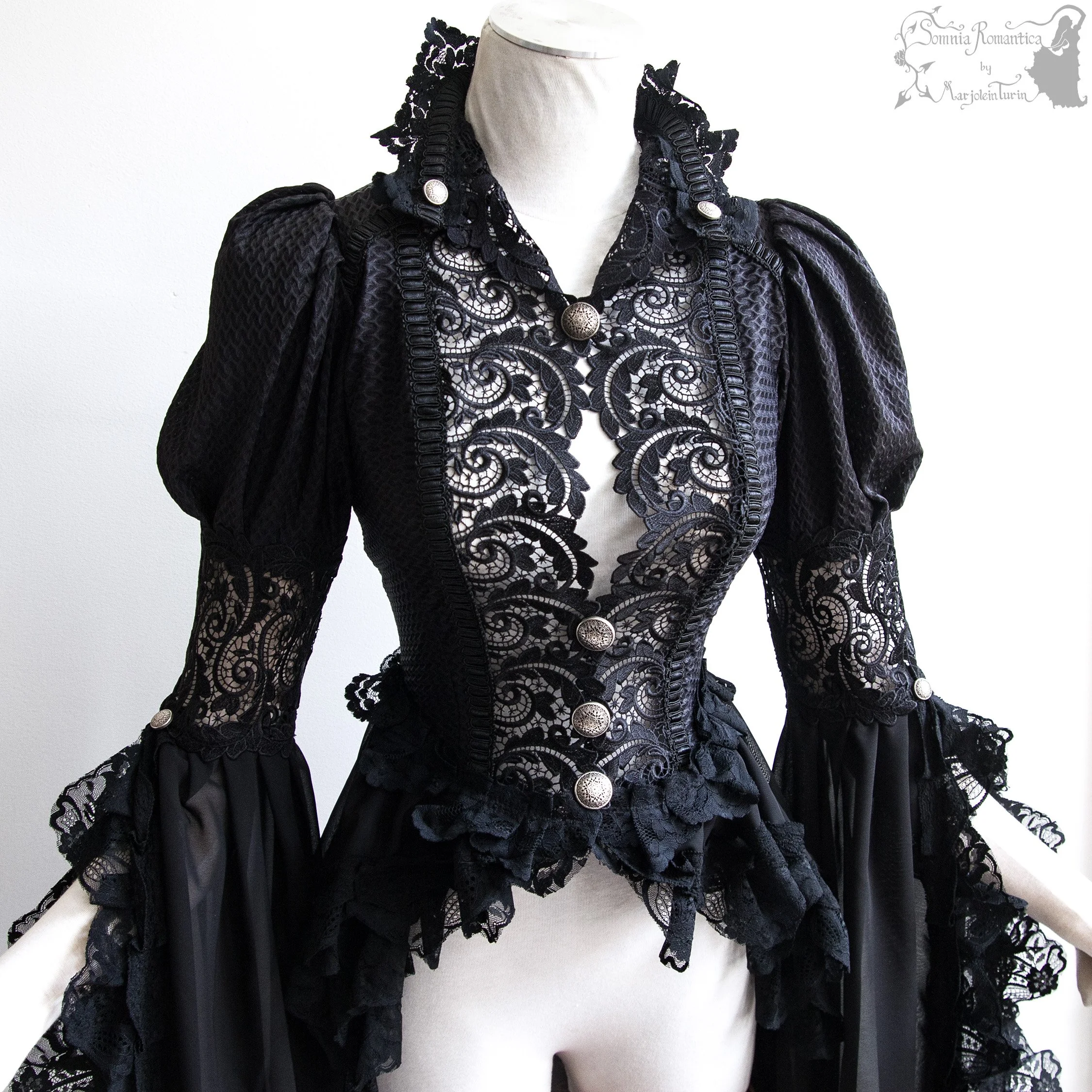 2506WAMBK37-somnia-romantica-marjolein-turin-2025-06-jun-16-09.jpg