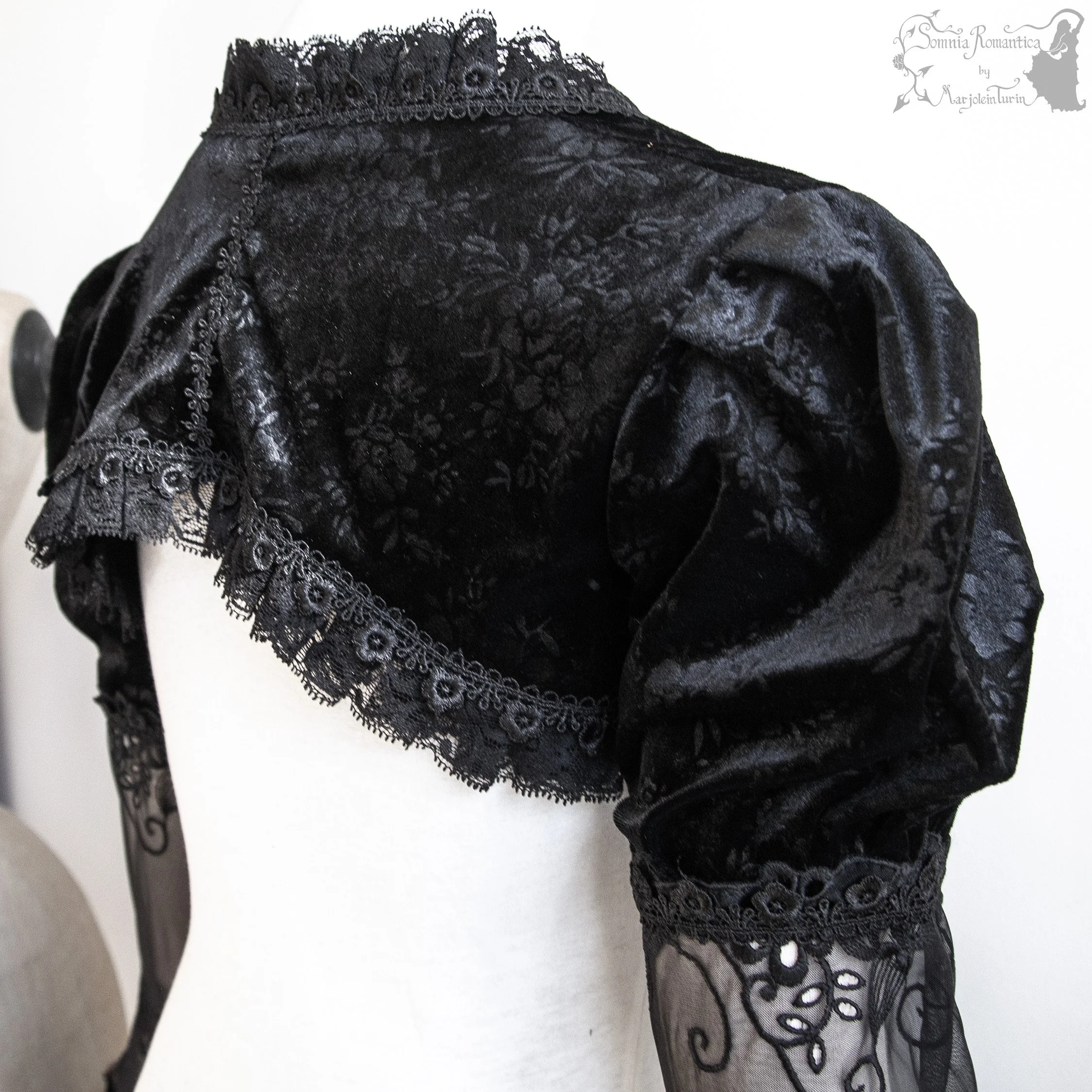 somnia-romantica-2610SHLBK37fl-2026-10-okt-13-03.jpg