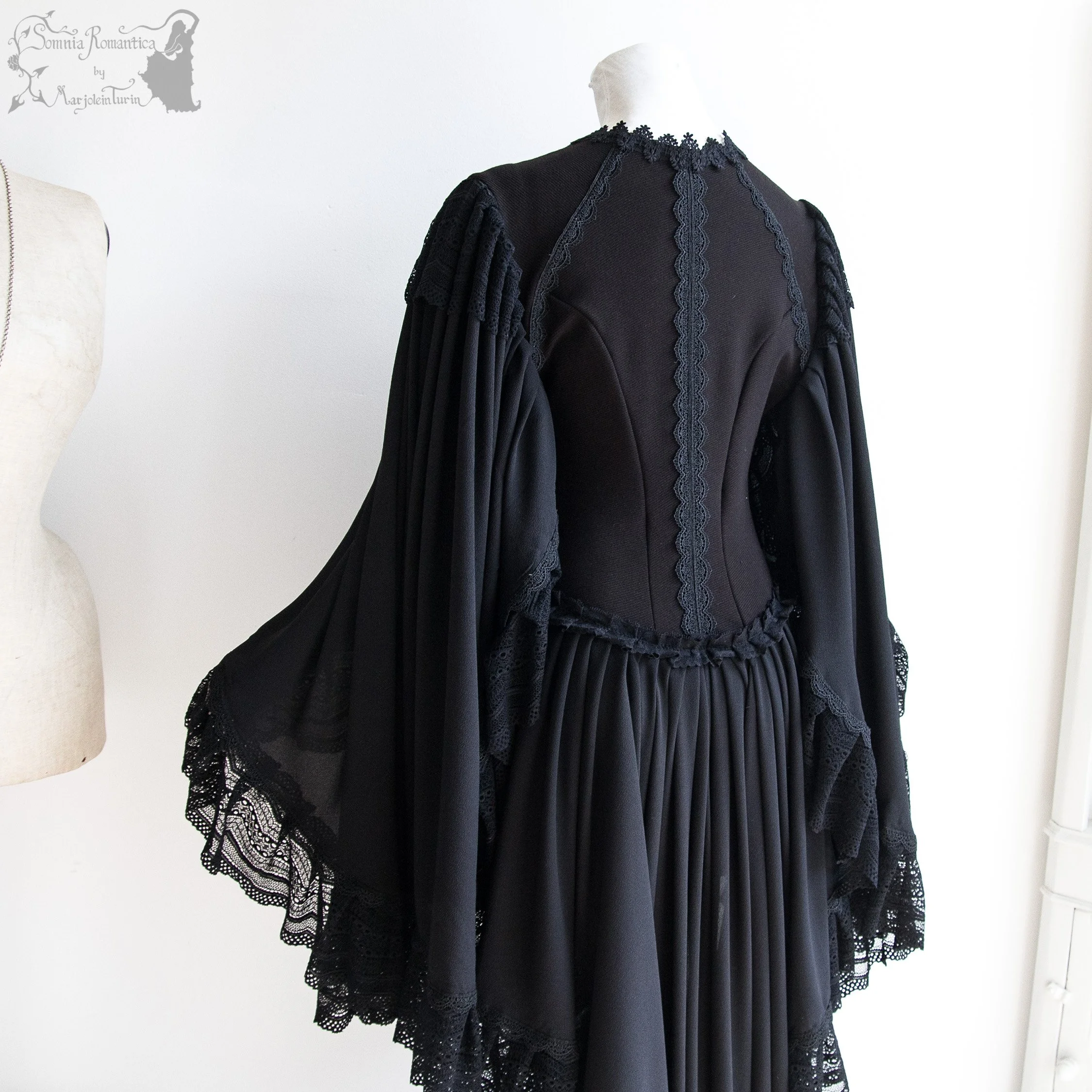 2604ODLBK37-somnia-romantica-marjolein-turin-2025-04-apr-16-02.jpg