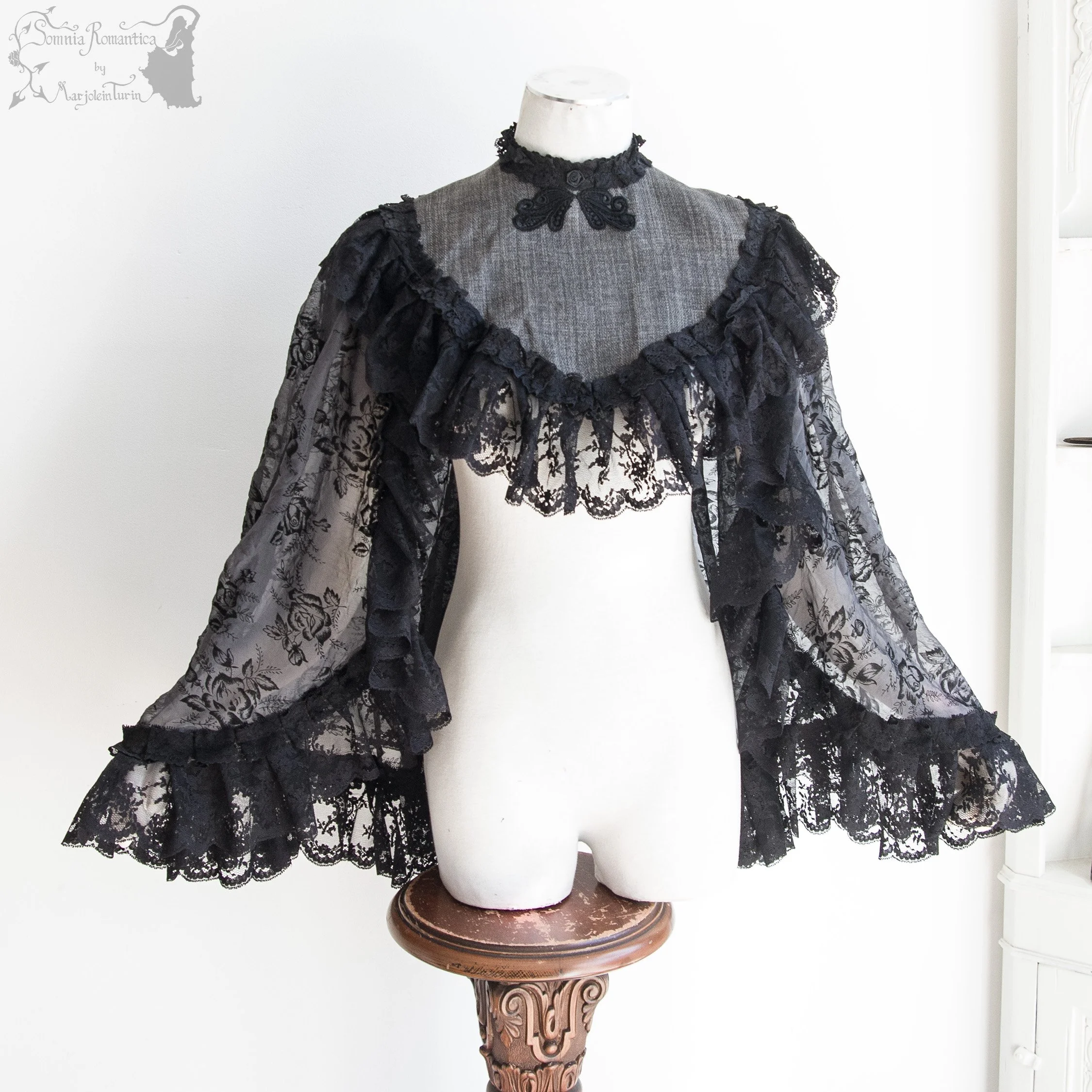 Collar dark grey black, fits approx XS-M, sundry designs 2024