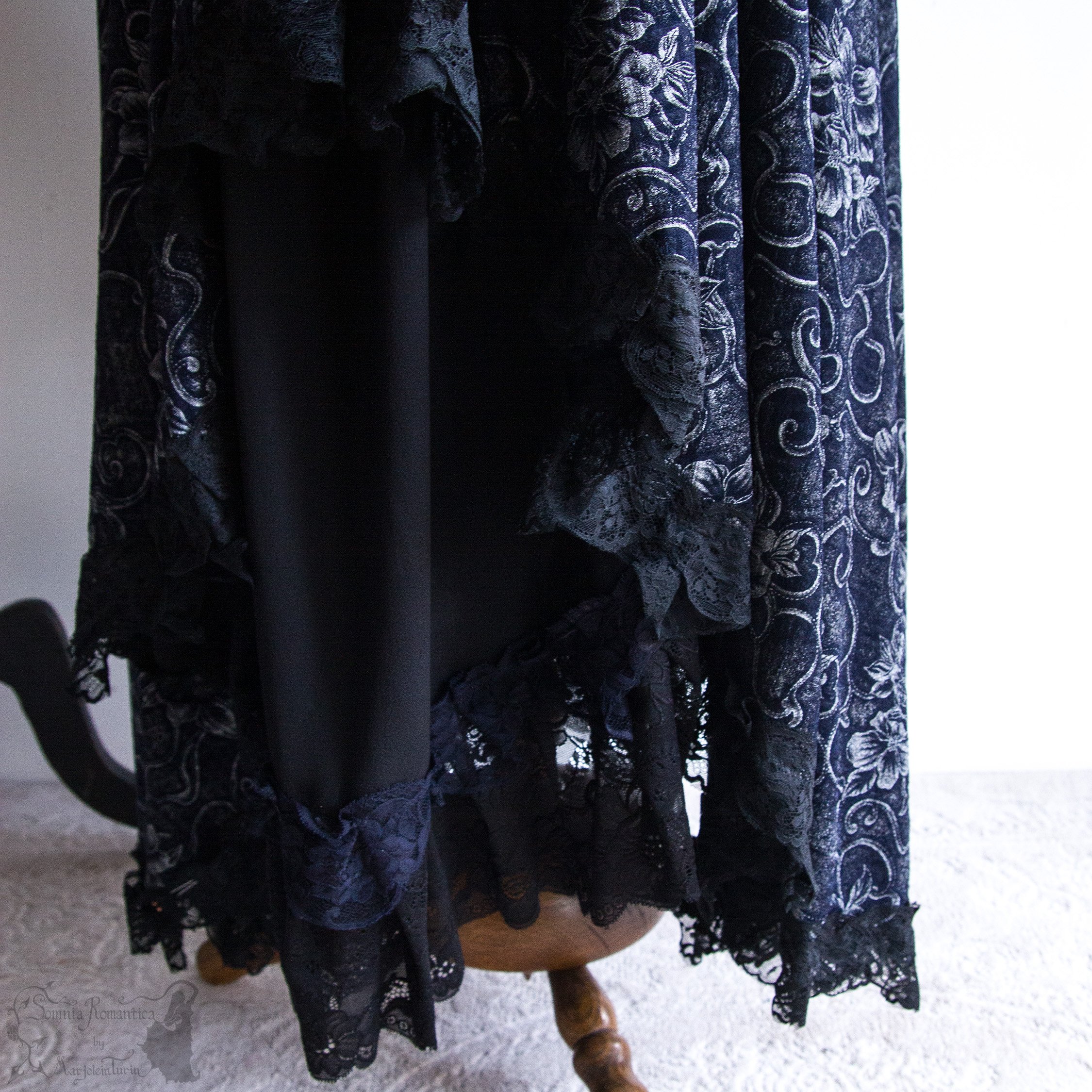 2412DRLBKBL47-somnia-romantica-marjolein-turin-2024-12-dec-05-15.jpg