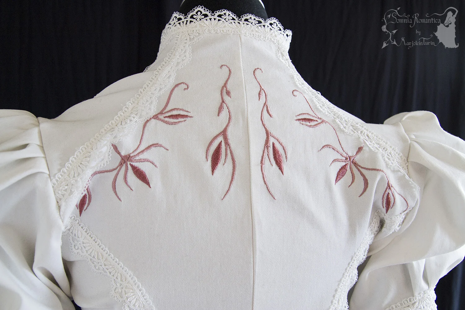 A1902SHSIVempi-37-somnia-romantica-marjolein-turin-2019-02-feb-28-back-close.jpg