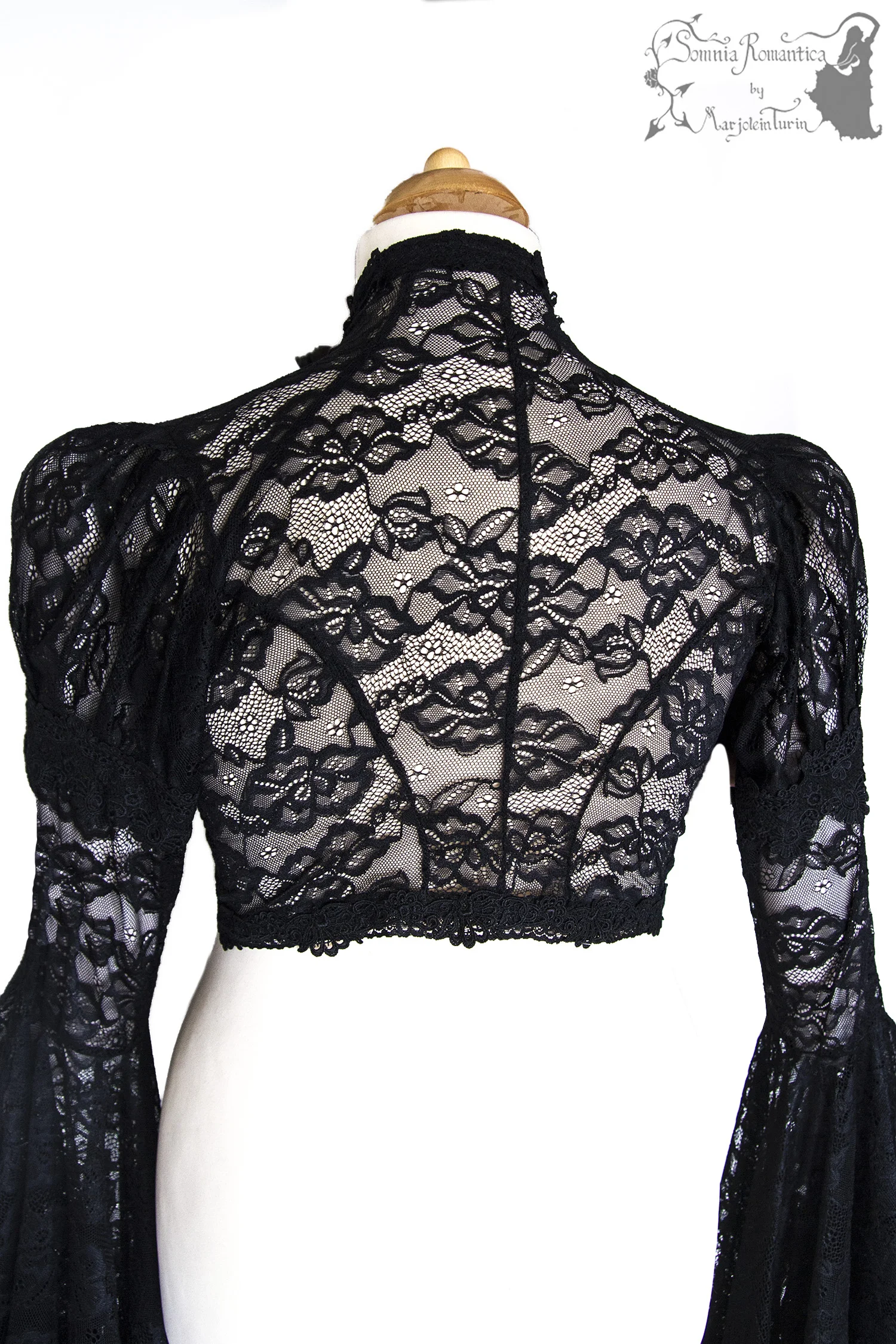 A1904JAXBK41-somnia-romantica-marjolein-turin-2019-04-apr-30-back-close.jpg