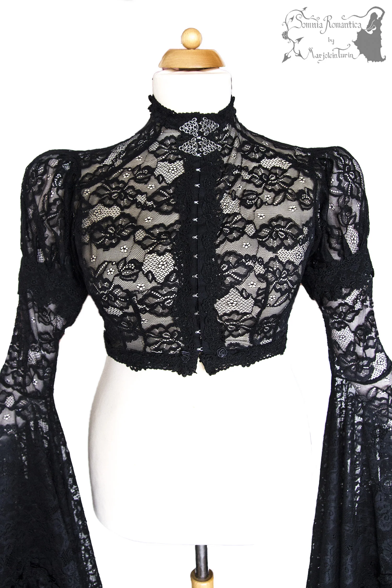 A1904JAXBK41-somnia-romantica-marjolein-turin-2019-04-apr-30-front-close.jpg