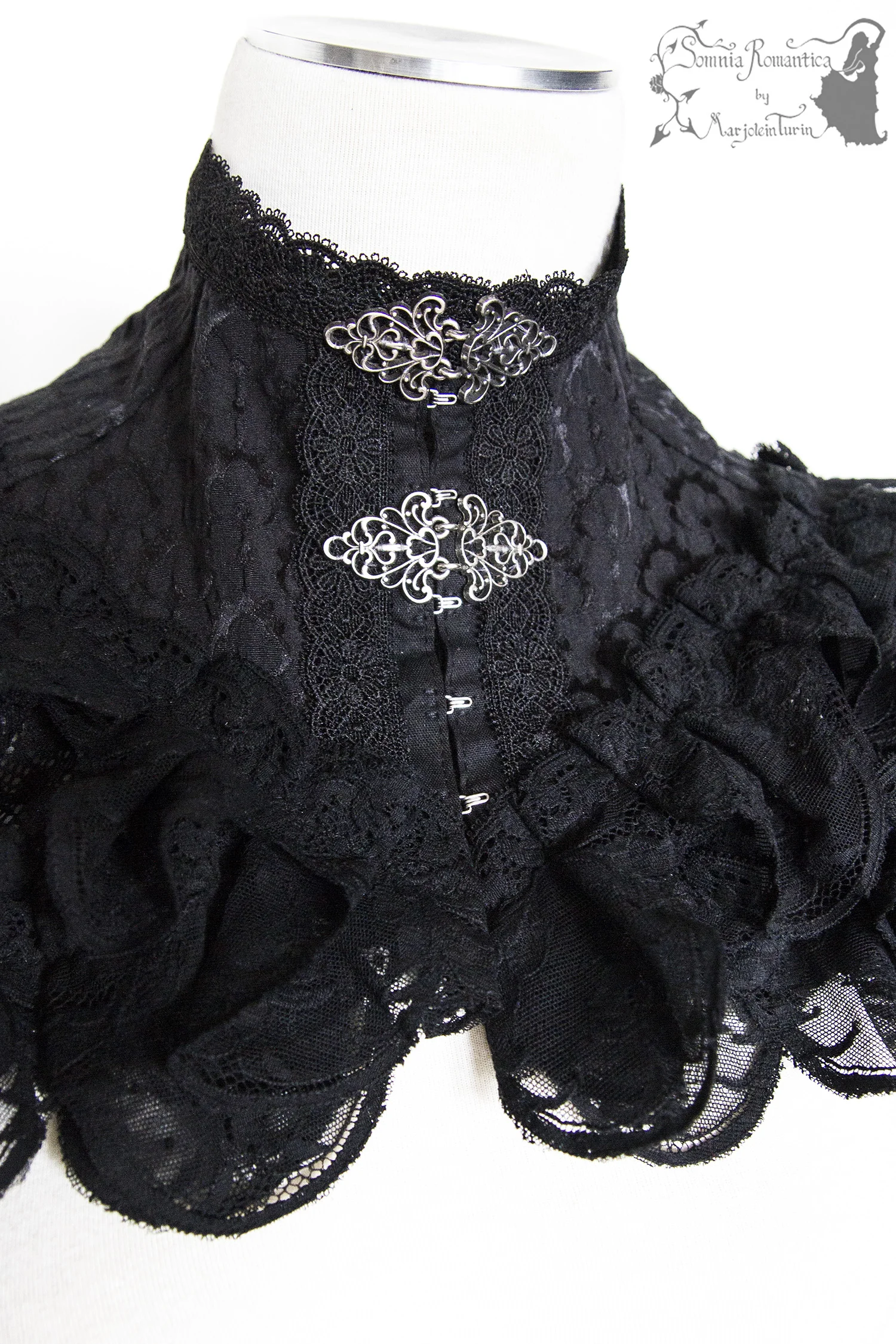 A1905CAMBK38-somnia-romantica-marjolein-turin-2019-05-mei-22-front-close.jpg