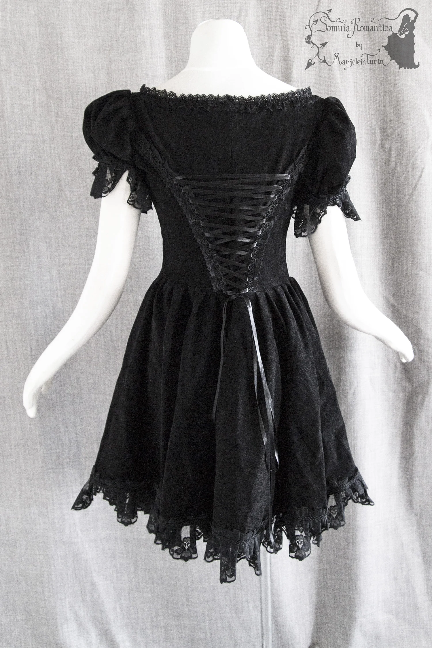 A1907DRMBK37-somnia-romantica-marjolein-turin-2019-07-jul-22-back-angle.jpg