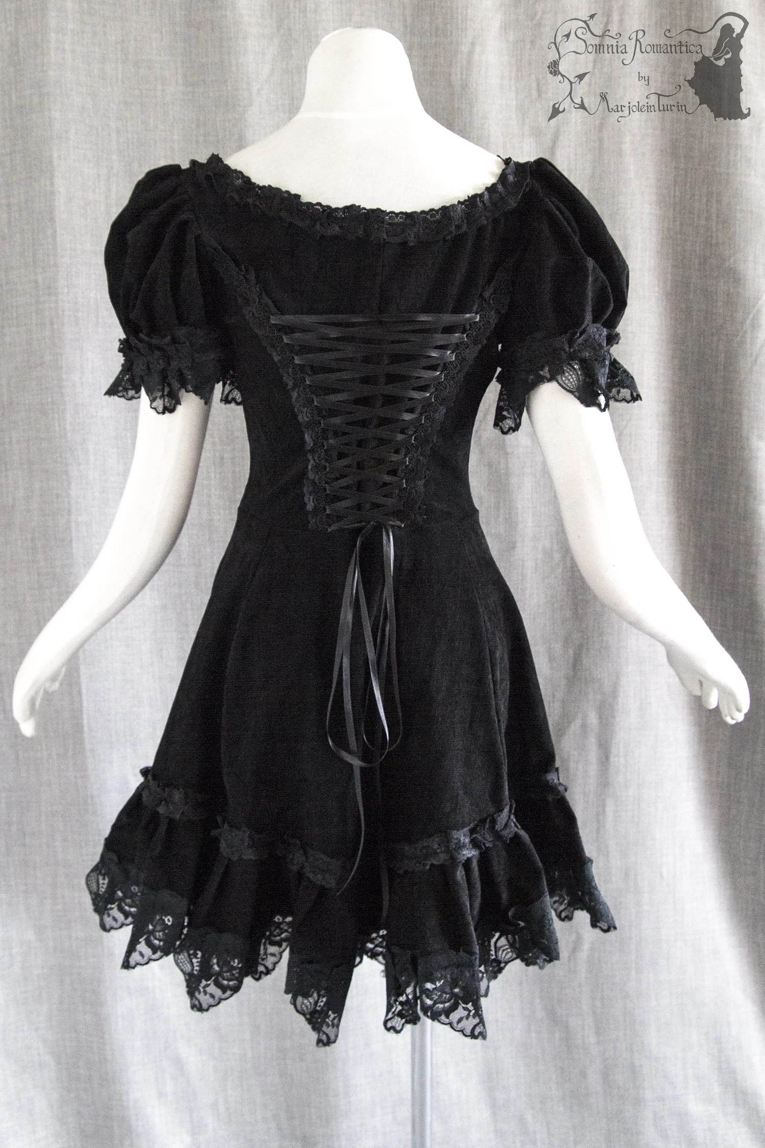 A1907DRSBK37-somniaromantica-marjoleinturin-2019-07-jul-22-back.jpg