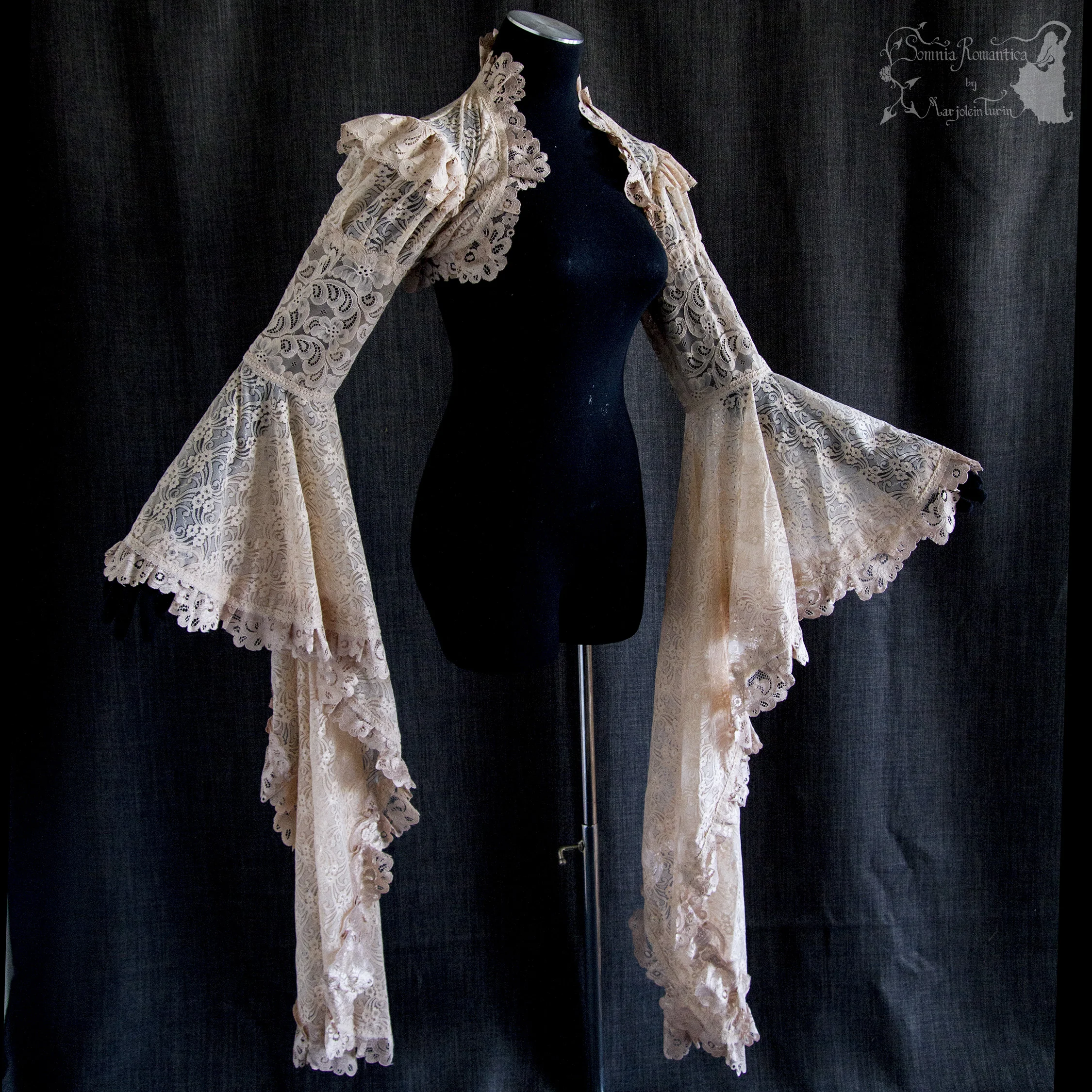 1907SHXNU38vin-somnia-romantica-marjolein-turin-2019-07-jul-22-side.jpg