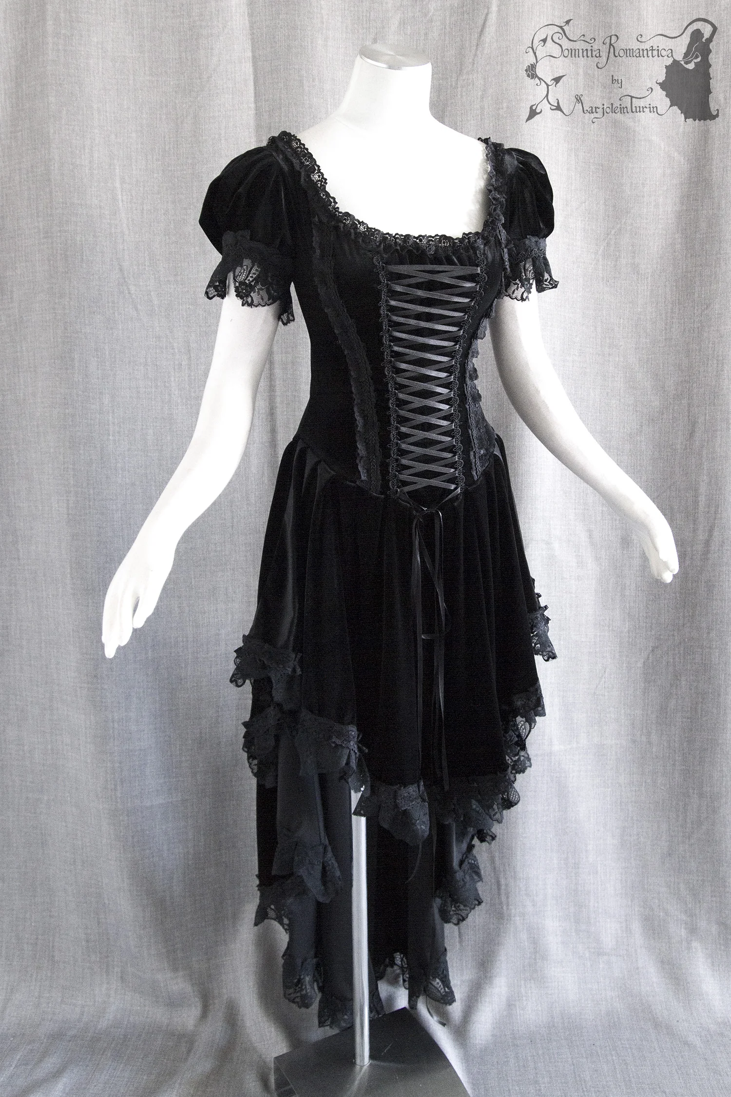 A1907DRMBK37-somnia-romantica-marjolein-turin-2019-07-jul-30-front-angle.jpg