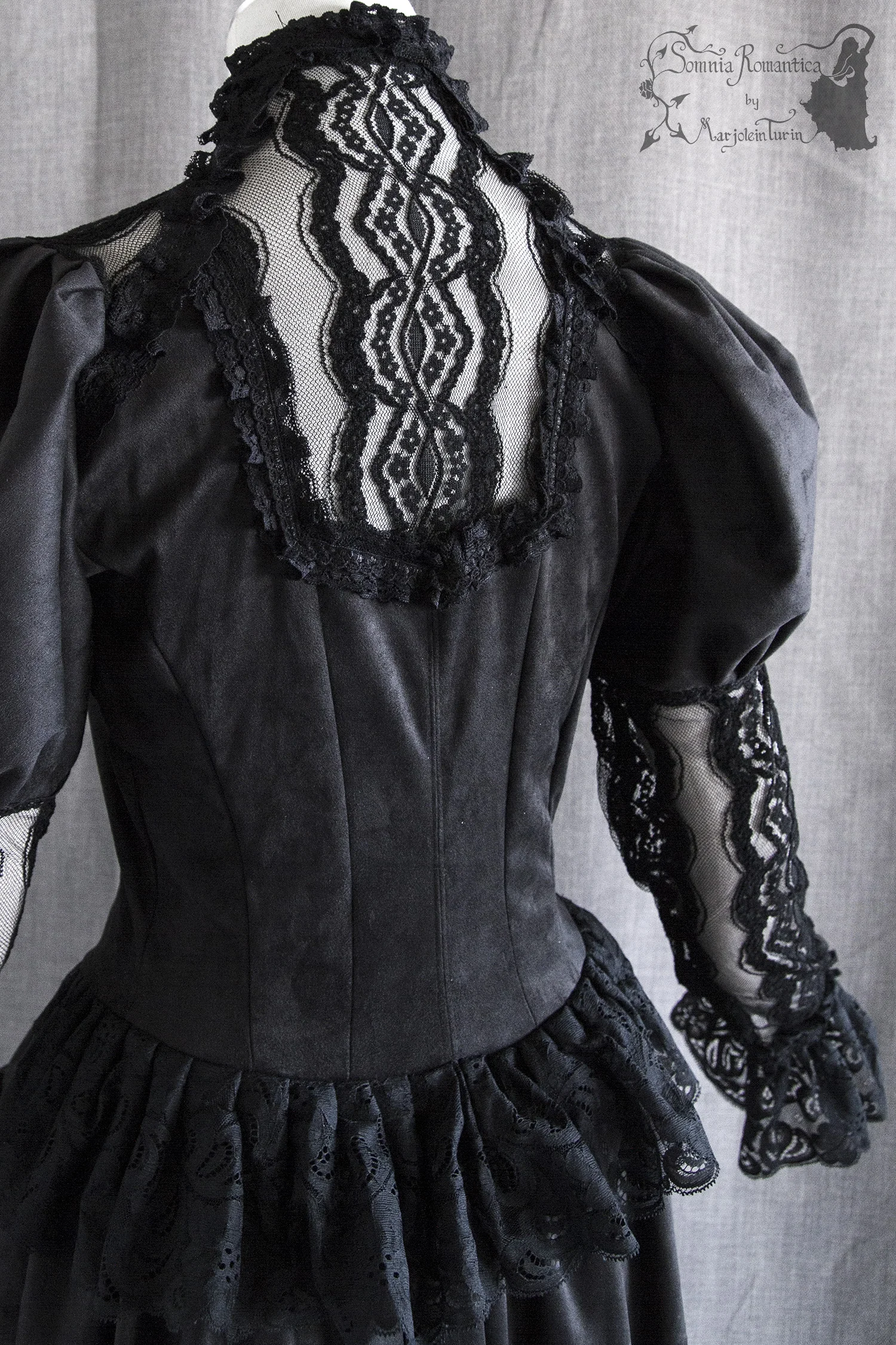 A1907WALBK37-39-somnia-romantica-marjolein-turin-2019-07-jul-30-back-close.jpg