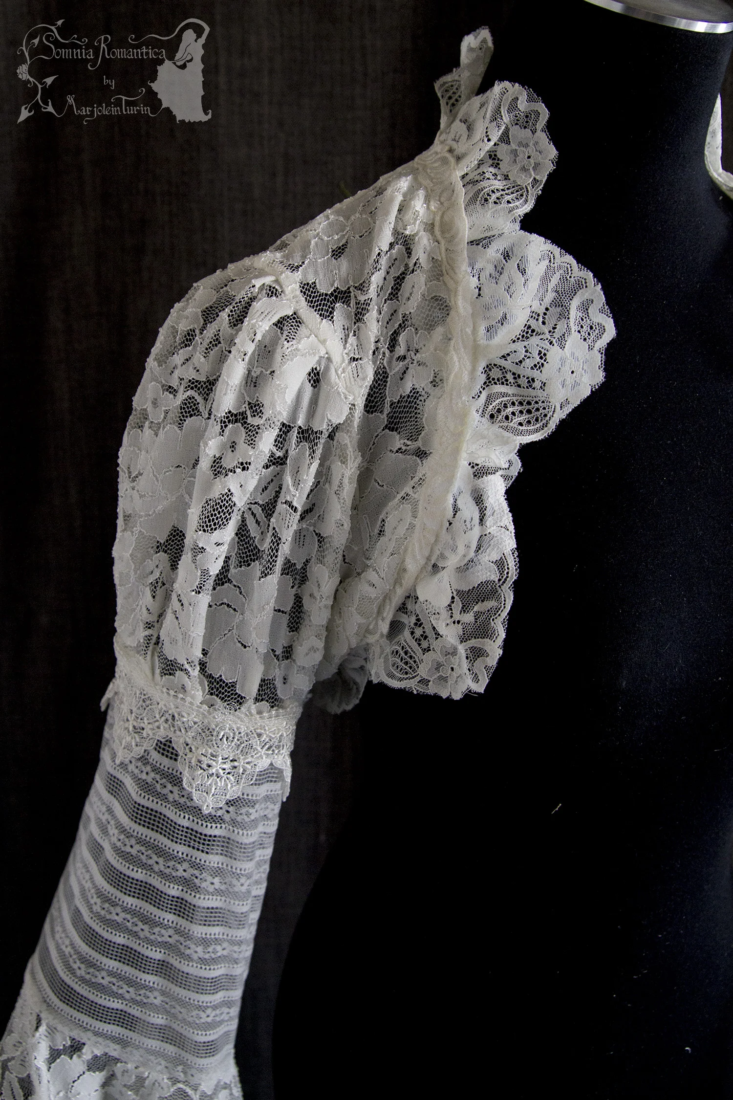 A1908SHLBK39-somnia-romantiva-marjolein-turin-2019-08-aug-26-front-close.jpg