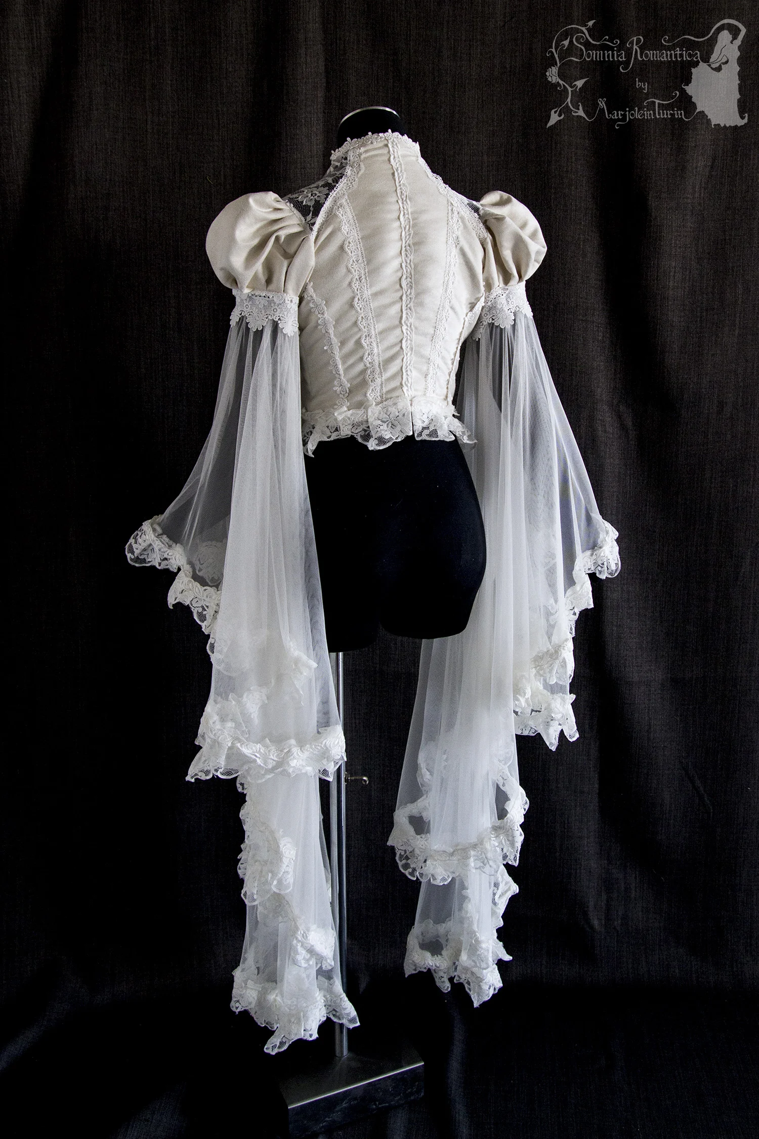 A1908JAXBK38-somnia-romantica-marjolein-turin-2019-08-aug-26-back-angle.jpg