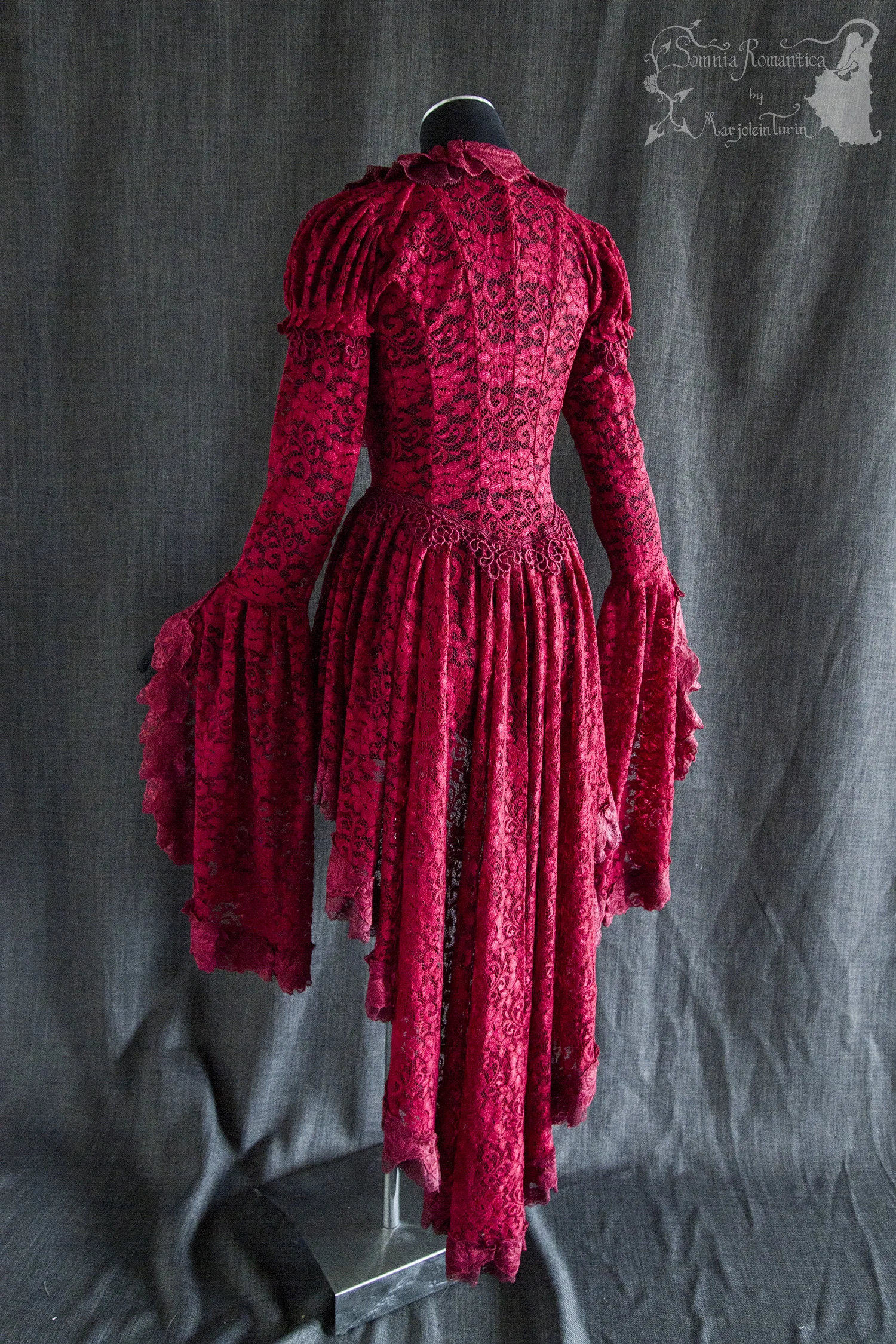 A1909WALRE37-somnia-romantica-marjolein-turin-2019-09-sep-06-back-angle.jpg