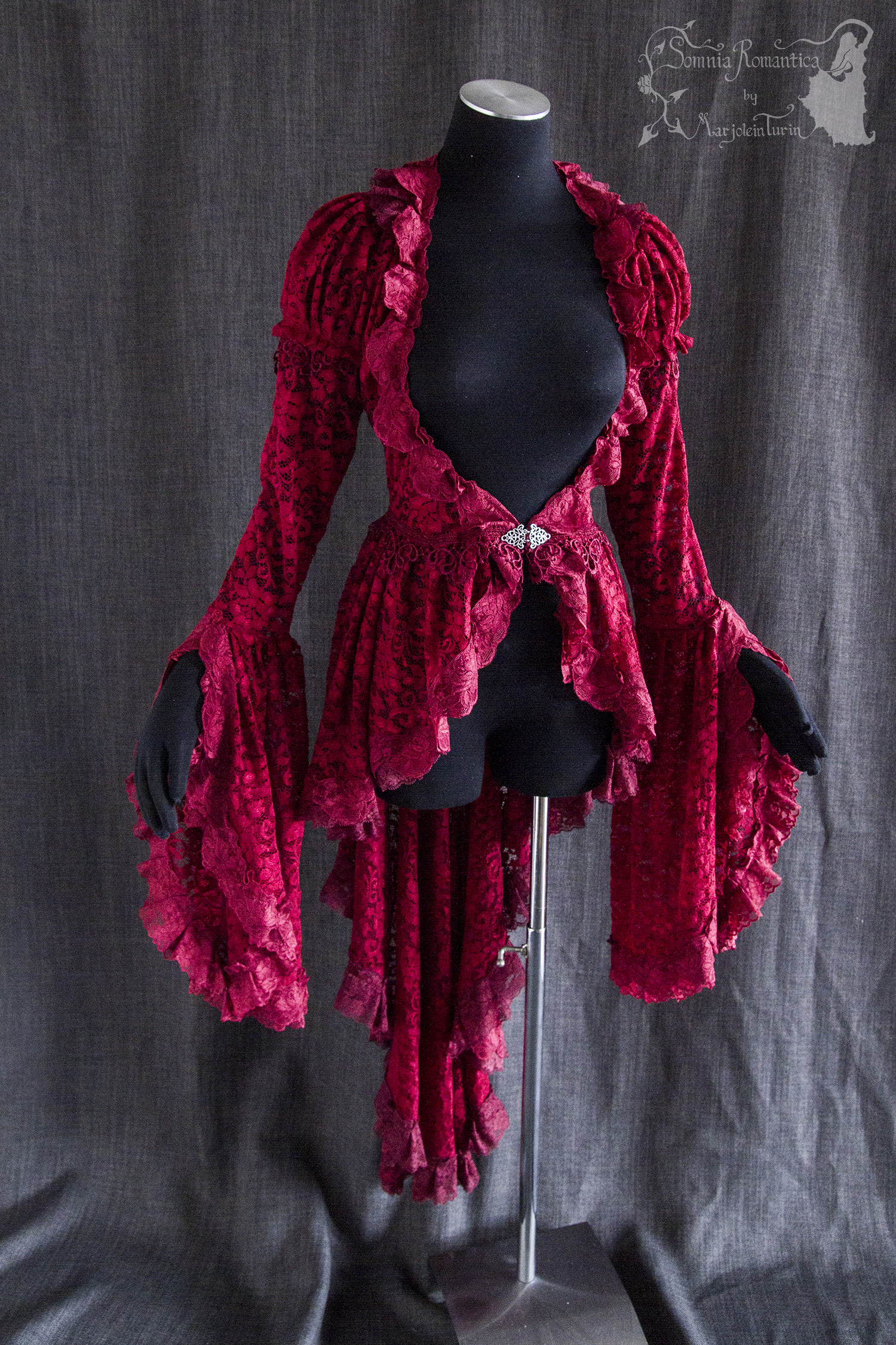 A1909WALRE37-somnia-romantica-marjolein-turin-2019-09-sep-06-front-angle.jpg