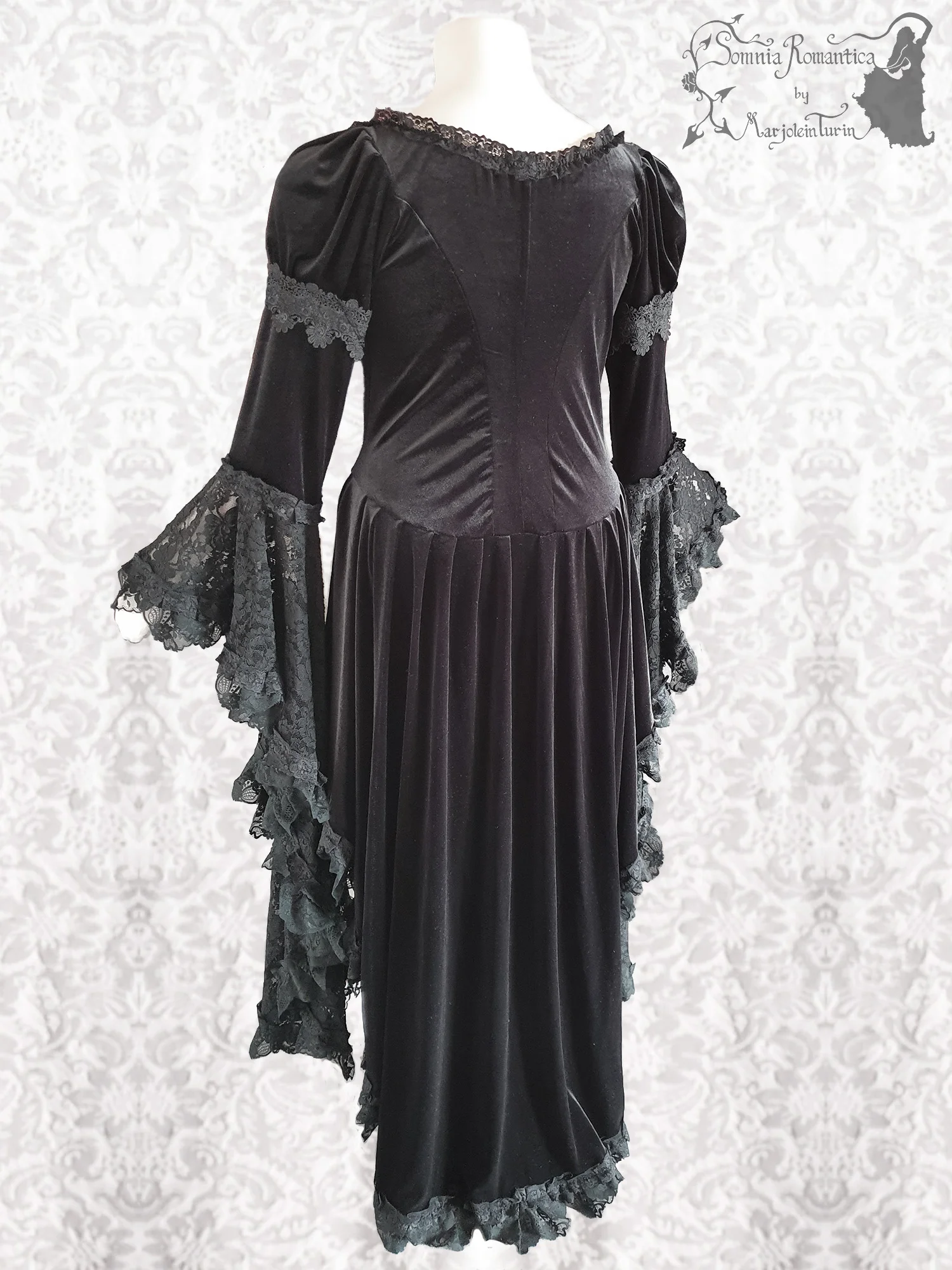 A1909DRMBK43-somnia-romantica-marjolein-turin-2019-09-sep-13-back-angle.jpg
