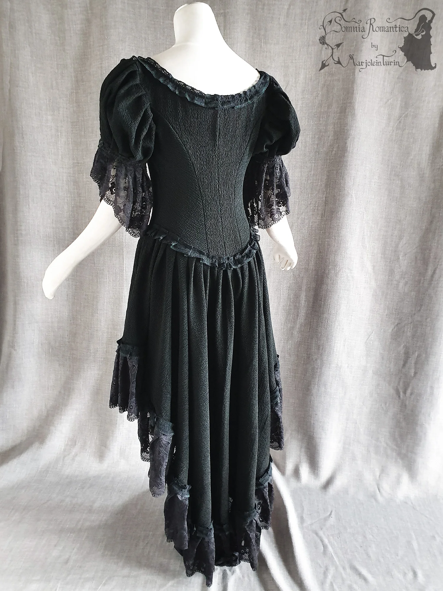 A1909DRMBK38-somnia-romantica-marjolein-turin-2019-09-sep-13-back-angle.jpg