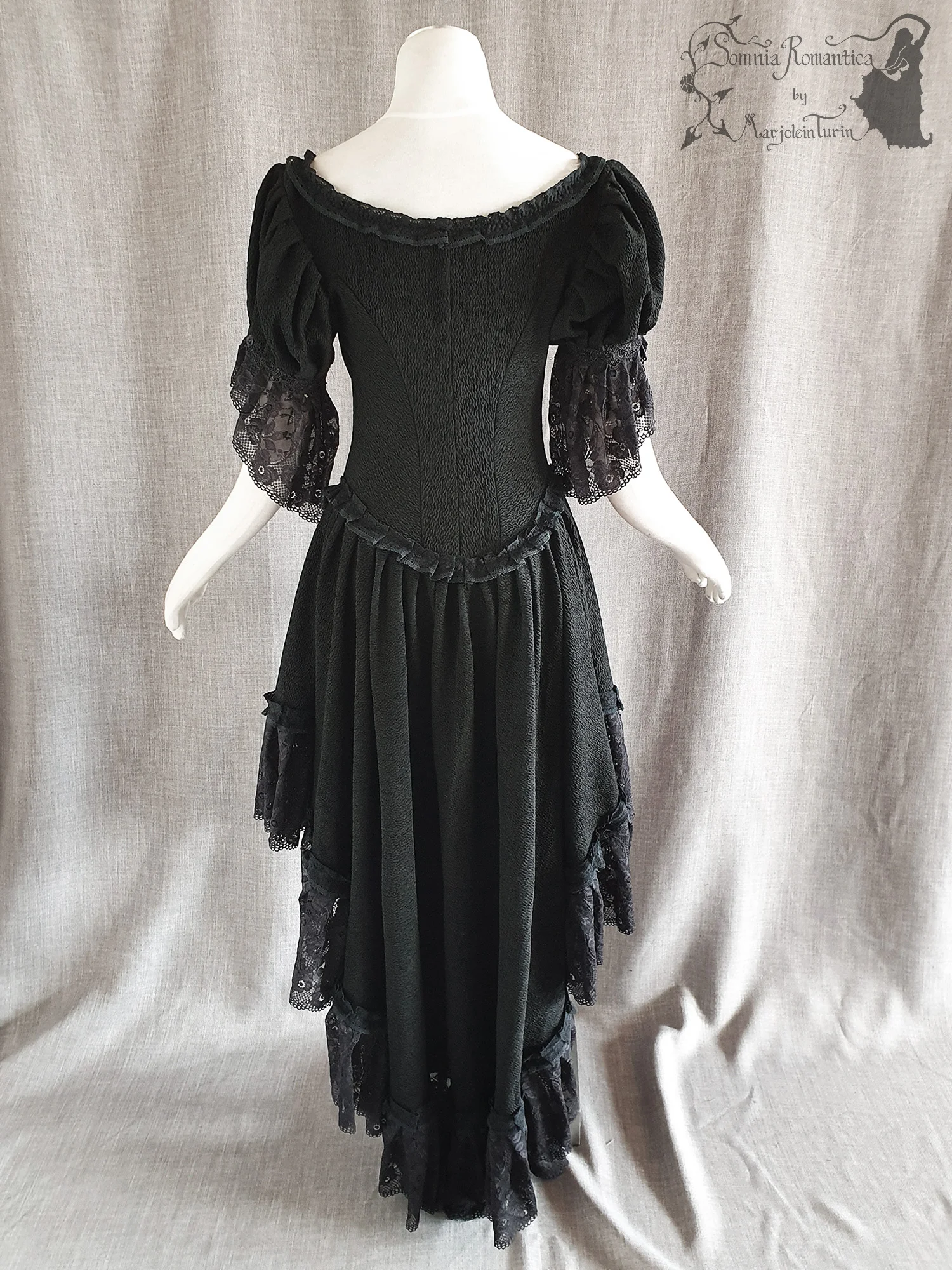 A1909DRMBK38-somnia-romantica-marjolein-turin-2019-09-sep-13-back.jpg