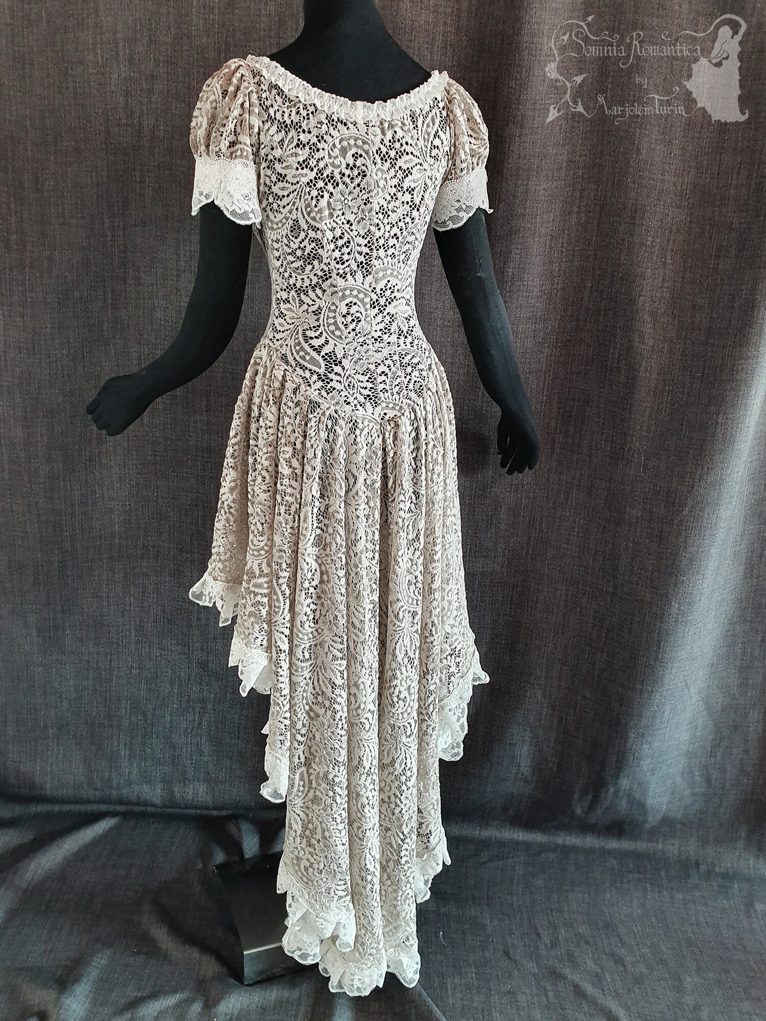 A1909DRMBE38-somnia-romantica-marjolein-turin-2019-09-sep-12-back-angle.jpg