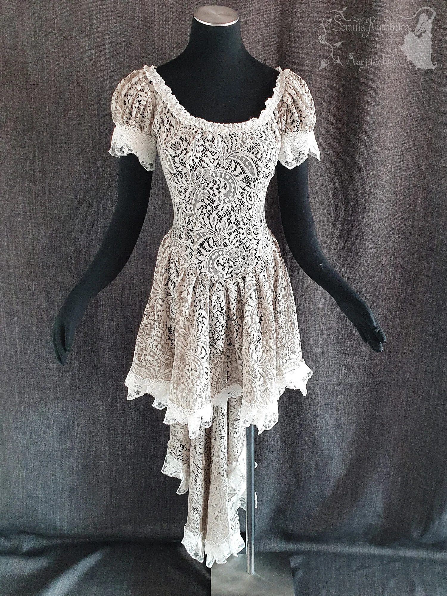 A1909DRMBE38-somnia-romantica-marjolein-turin-2019-09-sep-12-front.jpg