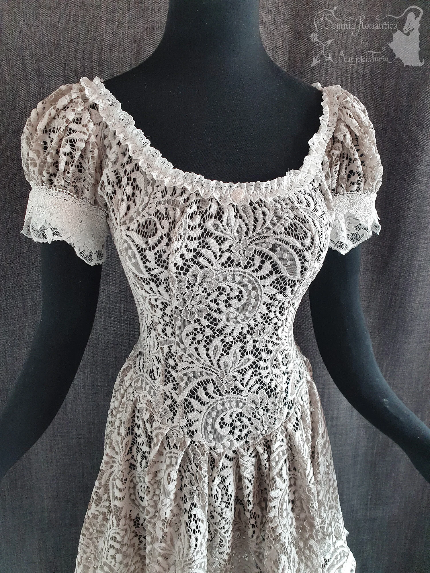 A1909DRMBE38-somnia-romantica-marjolein-turin-2019-09-sep-12-front-close.jpg
