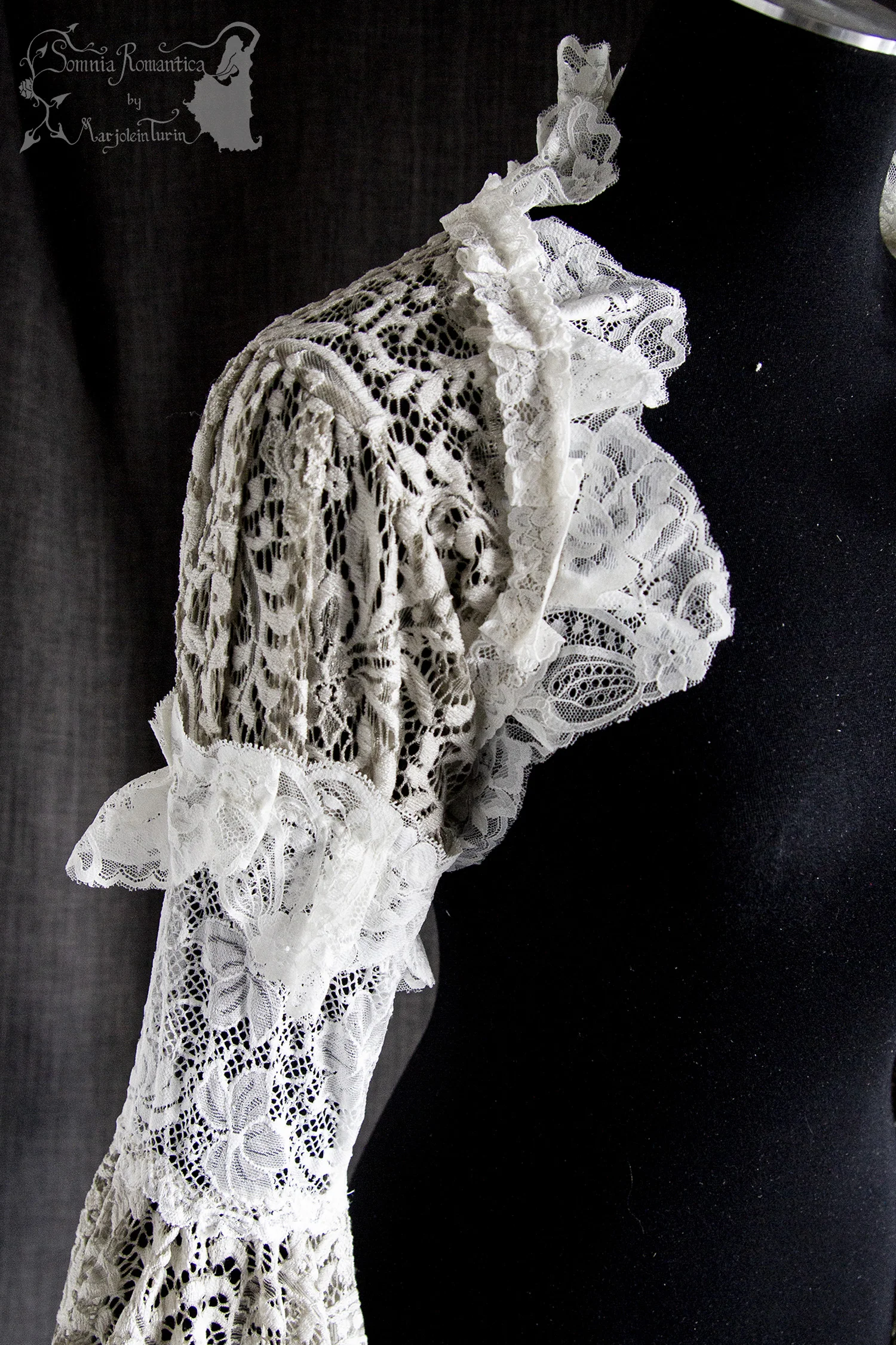 A1909SHLIV38-somnia-romantica-marjolein-turin-2019-09-sep-30-FRONT-close.jpg